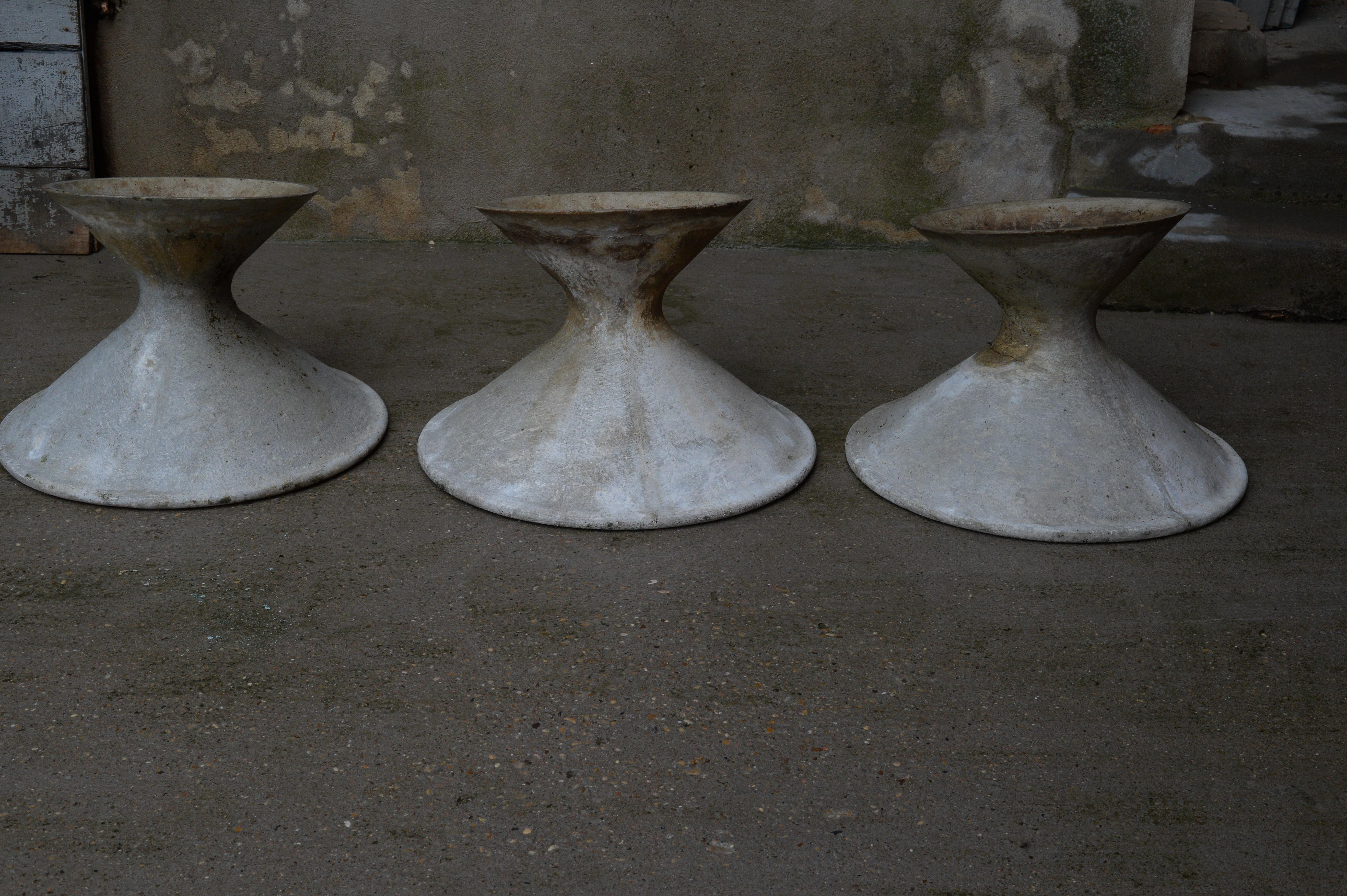 Concrete Pair of Planters Called Diabolo or Hourglass Drawn by Anton Bee and Willy Guhl