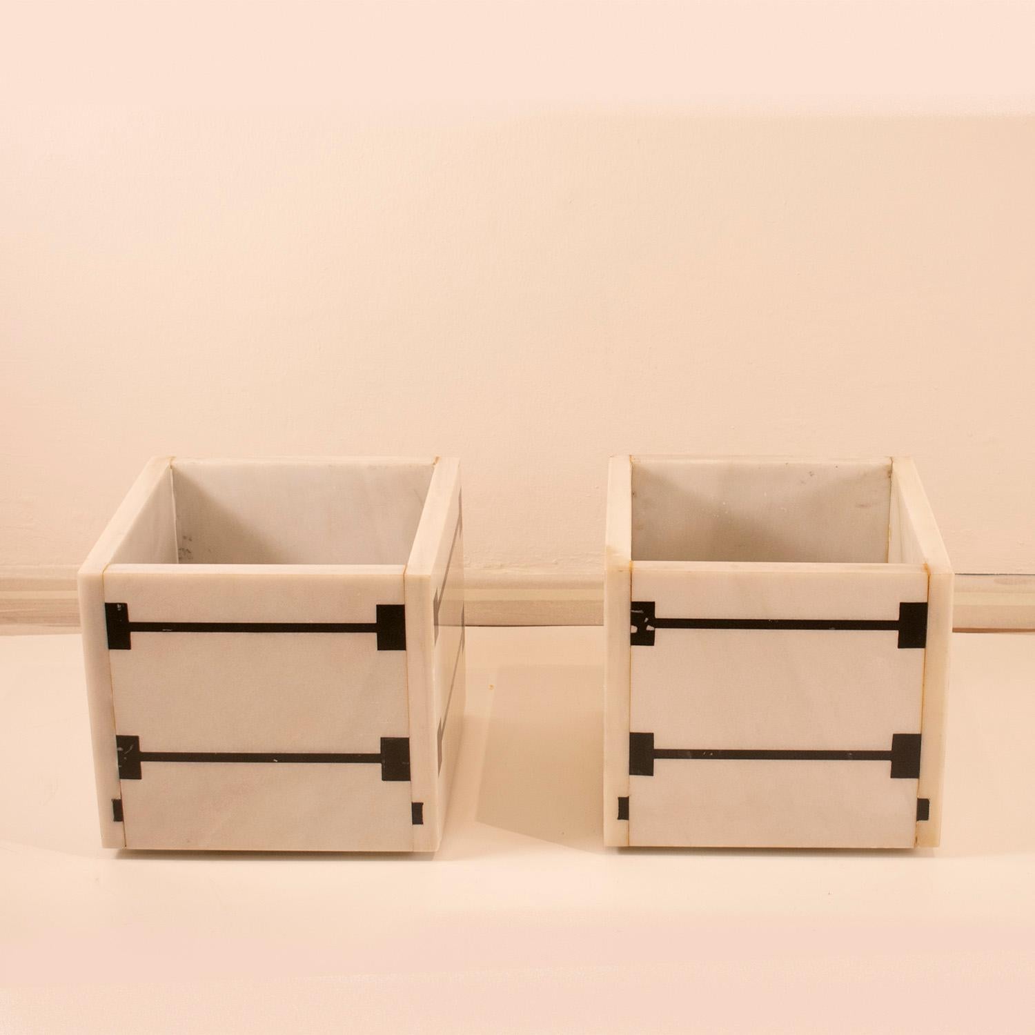 Late 20th Century Pair of planters in black and white marble. Spain 1970