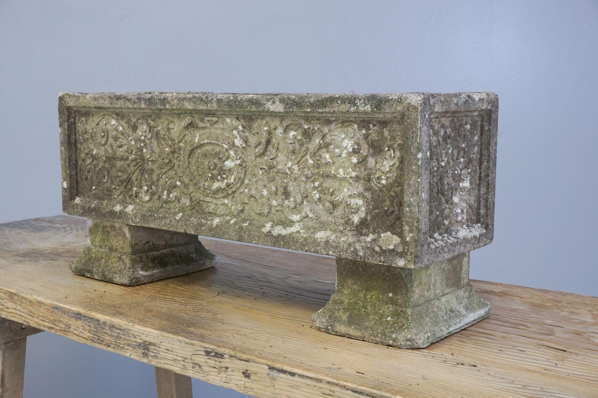 Pair of Planters on Feet For Sale 1