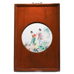 Paire de plaques en porcelaine chinoise du 20ème siècle PROC Long Liza China Fencai