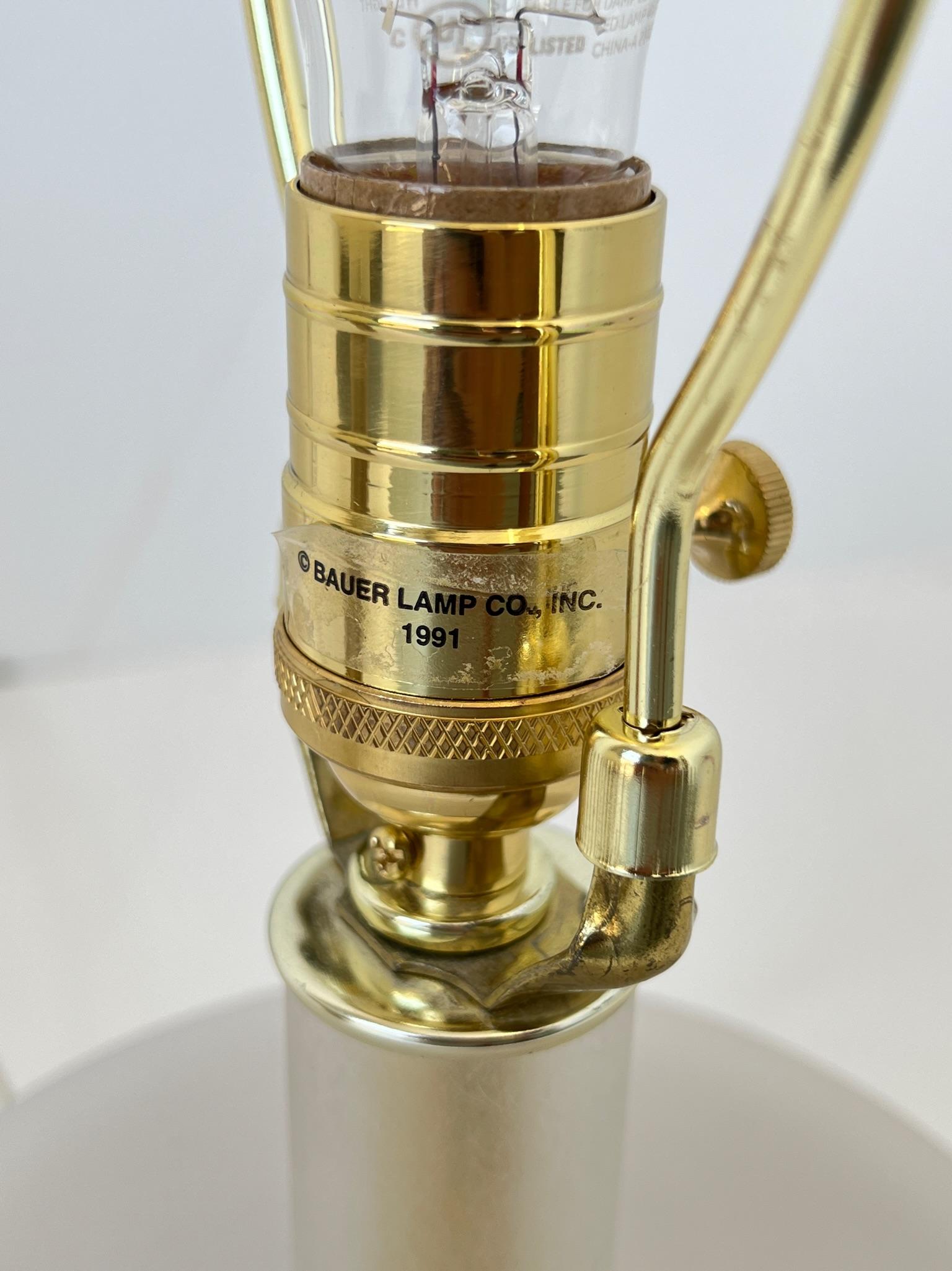 Tischlampen aus Gips und Lucite von Bauer Lamp Co., Paar im Angebot 5