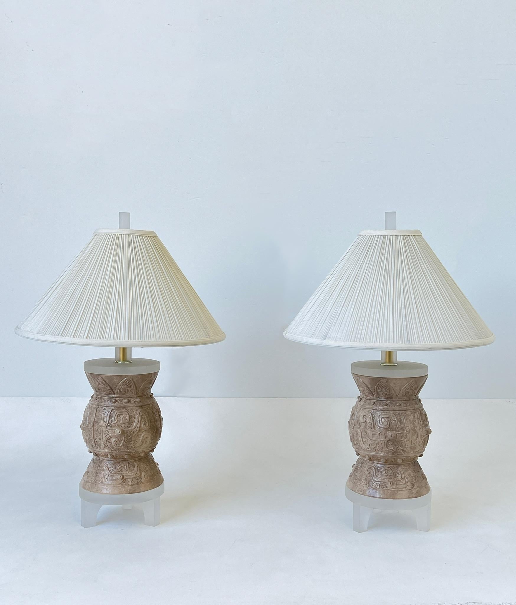 Pair of Plaster and Lucite Table Lamps by Bauer Lamp Co. For Sale 4