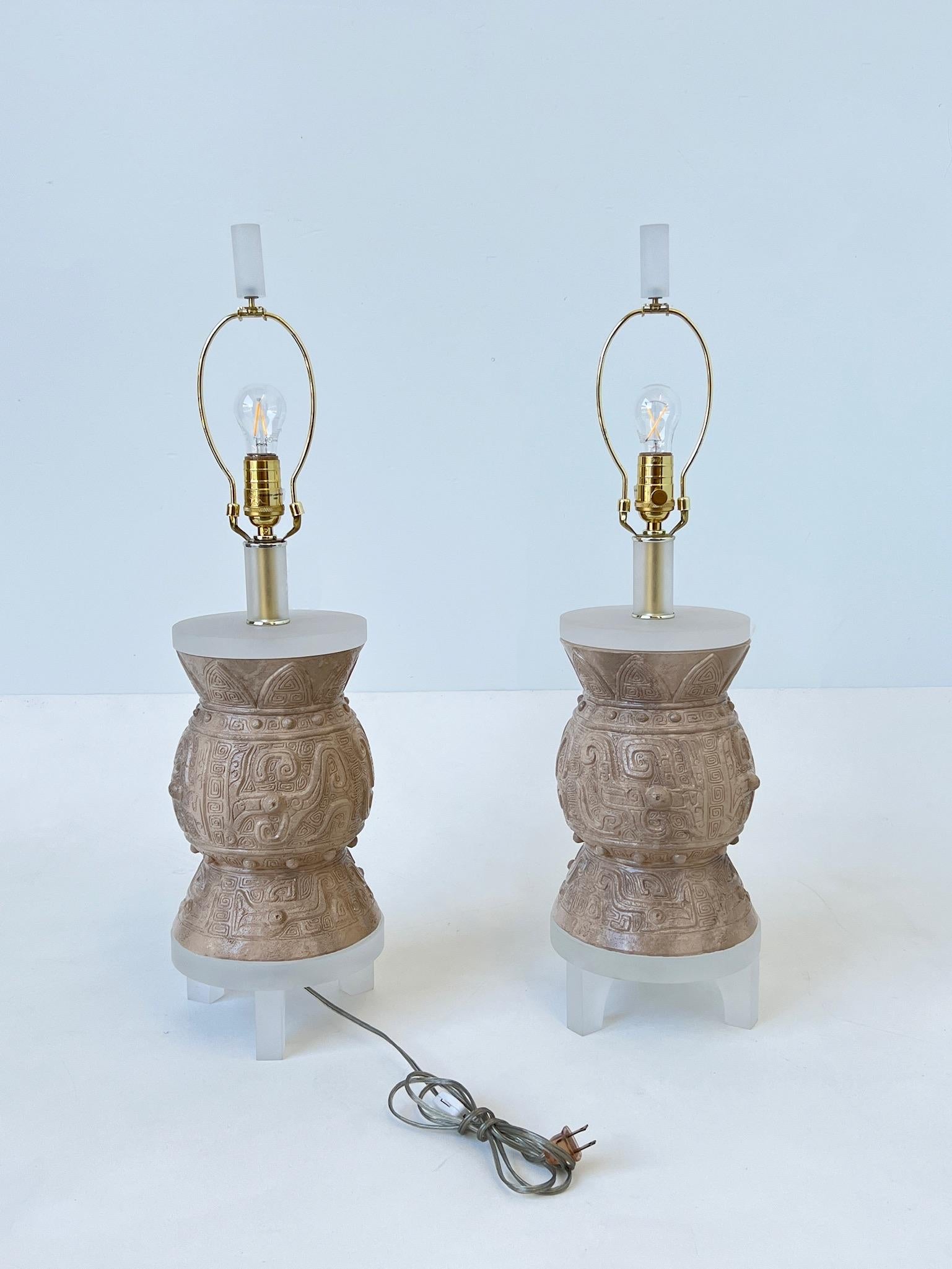 Late 20th Century Pair of Plaster and Lucite Table Lamps by Bauer Lamp Co. For Sale