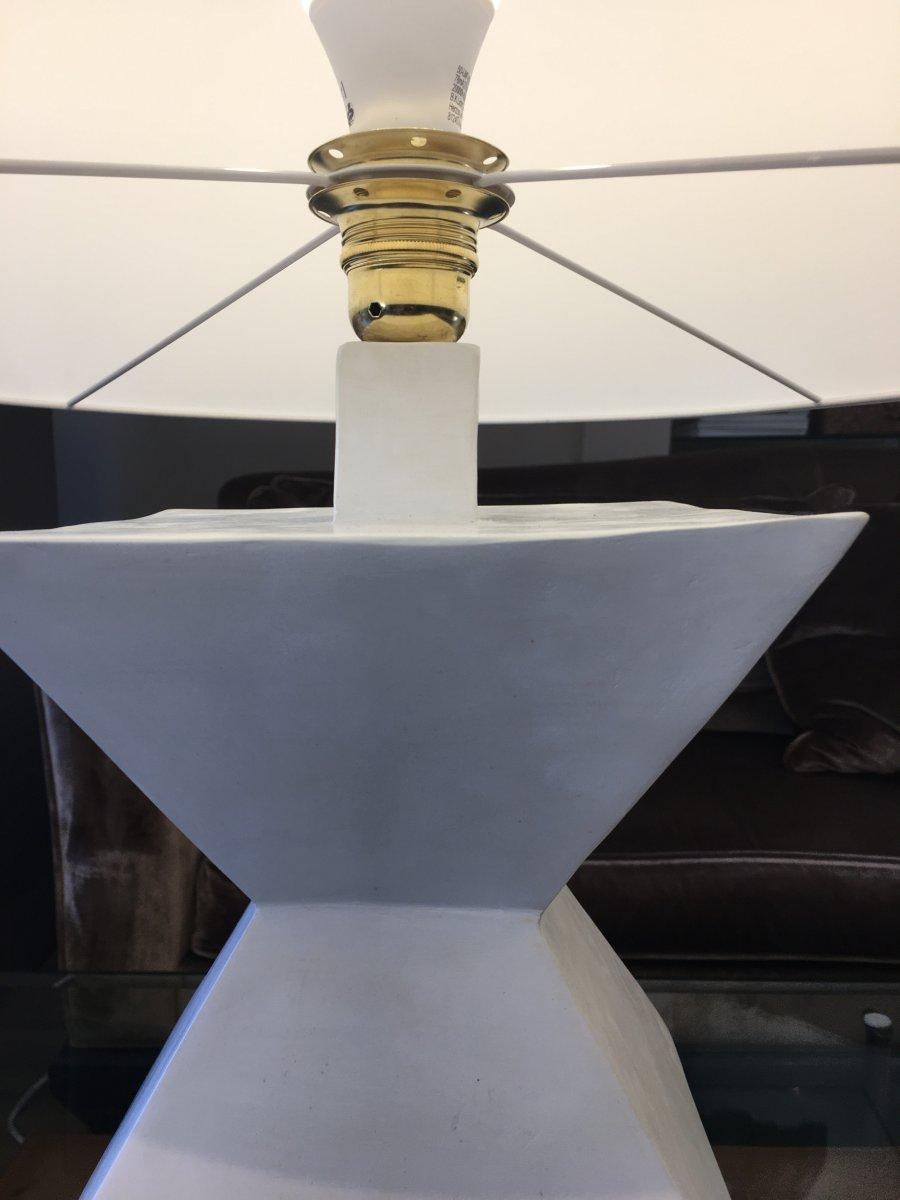 Plâtre Paire de lampes cubistes et modernistes en vente