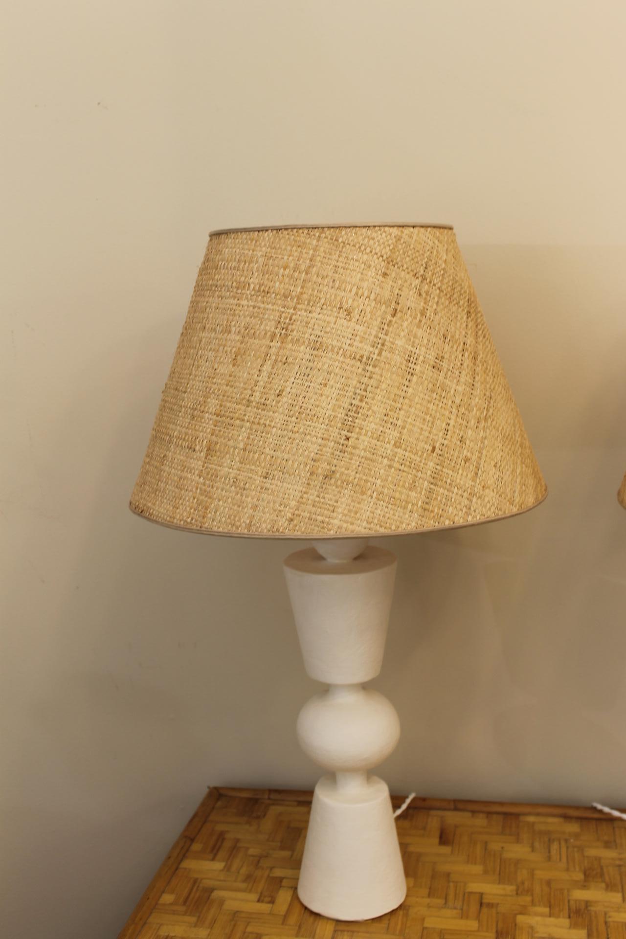 Pareja de lámparas de escayola, a la manera de Jean Michel Franck en venta 10
