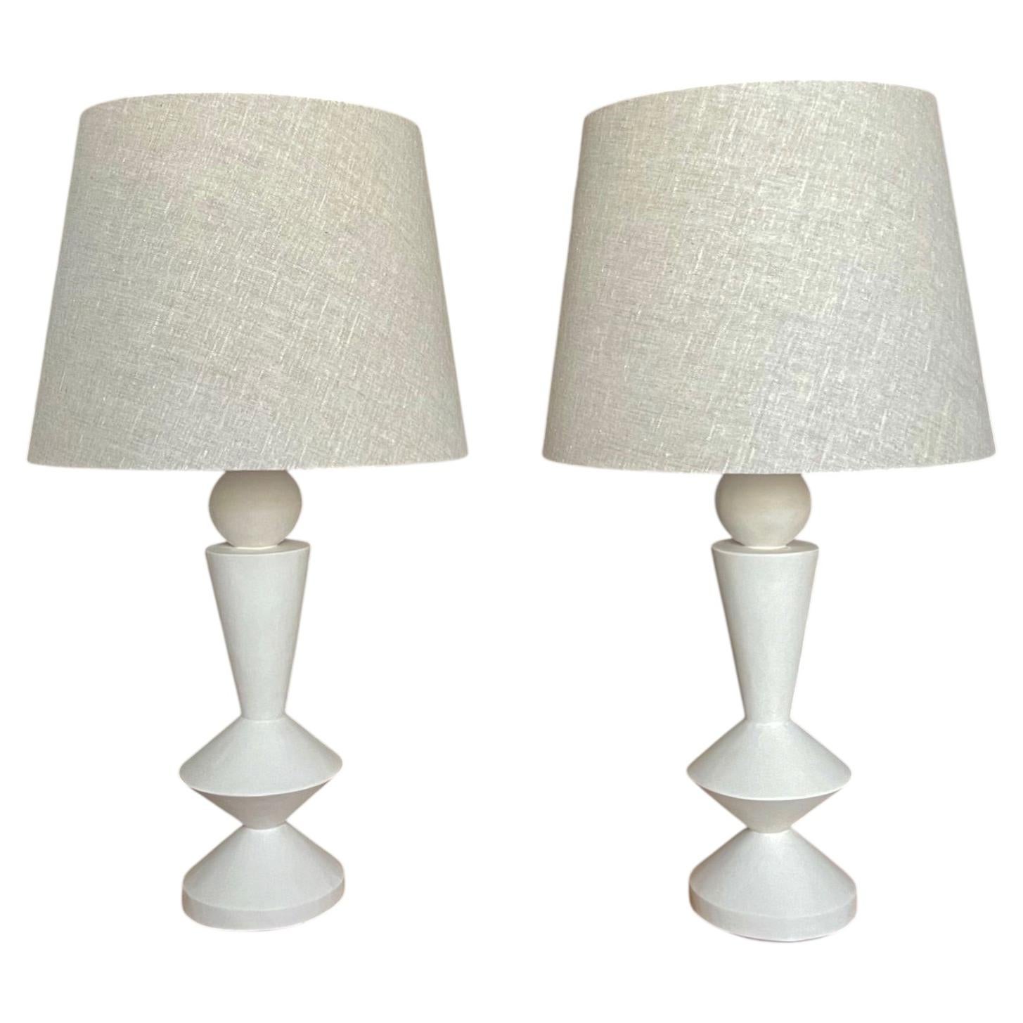 Coppia di lampade in gesso nel gusto di Jean-Michel Frank