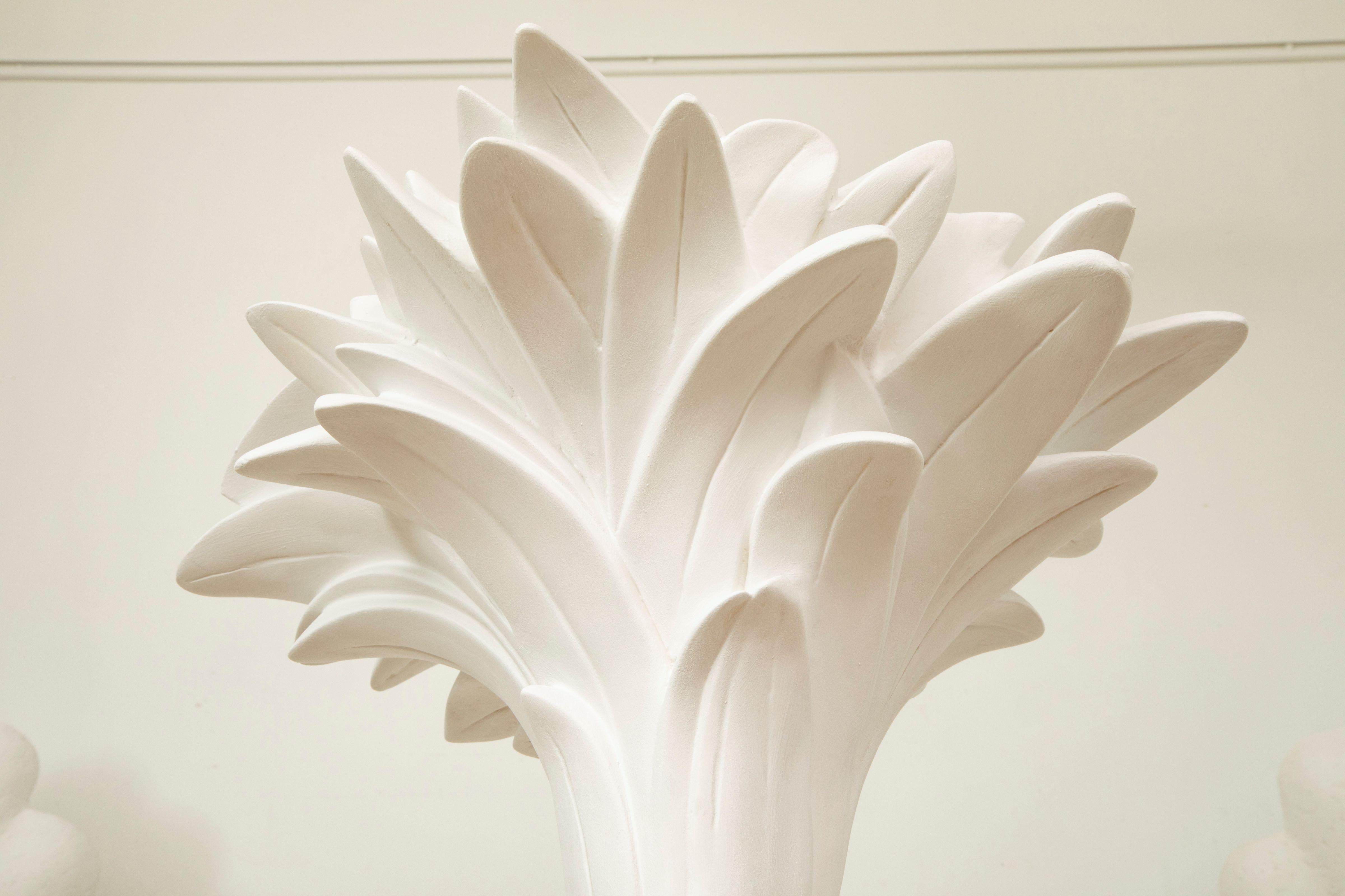 Pair of Plaster Palm Form Floor Lamps by Serge Roche, France, 1950s In condizioni buone in vendita a Miami, FL