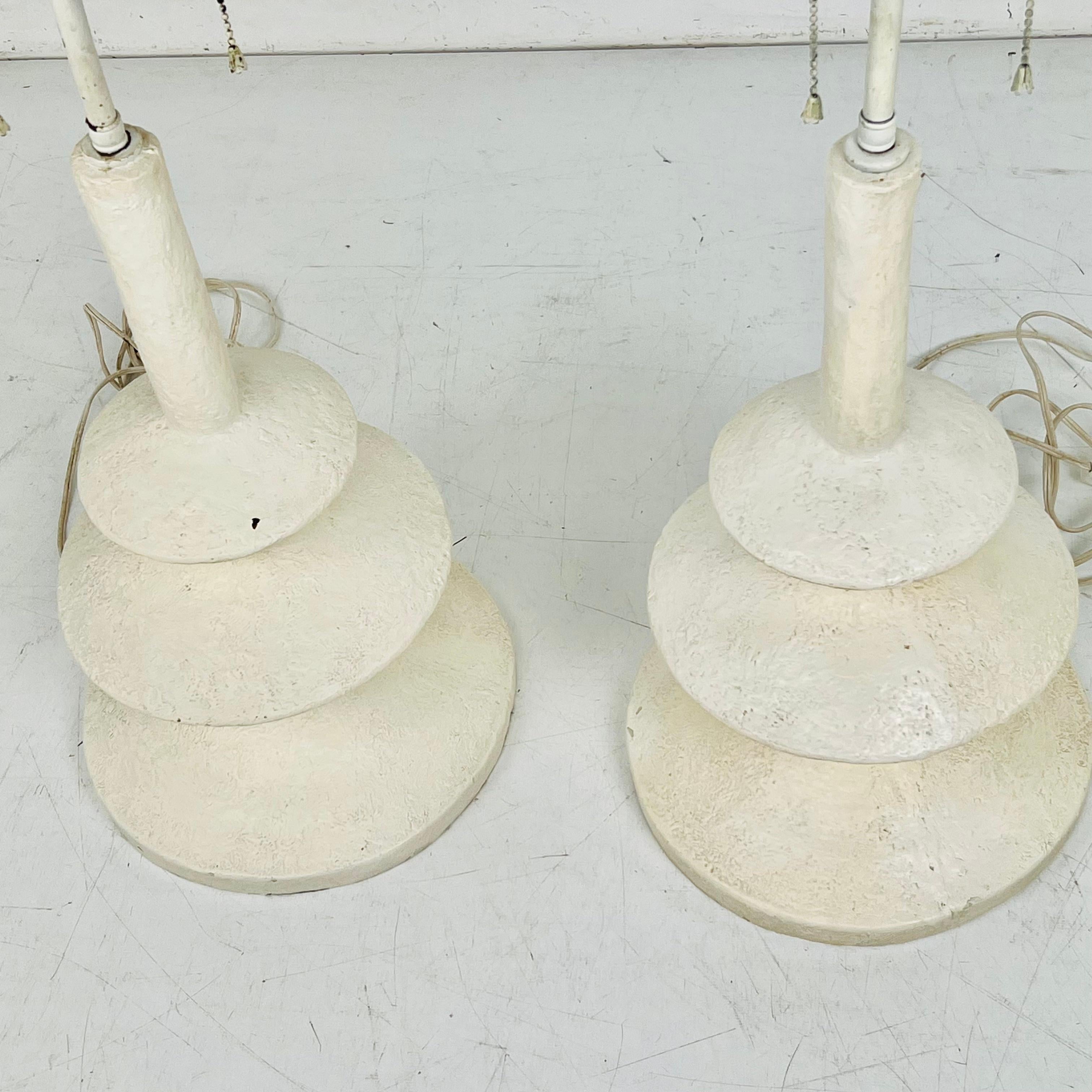 Post-Modern Pair of Plaster table lamps in the style of Giacometti For Sale