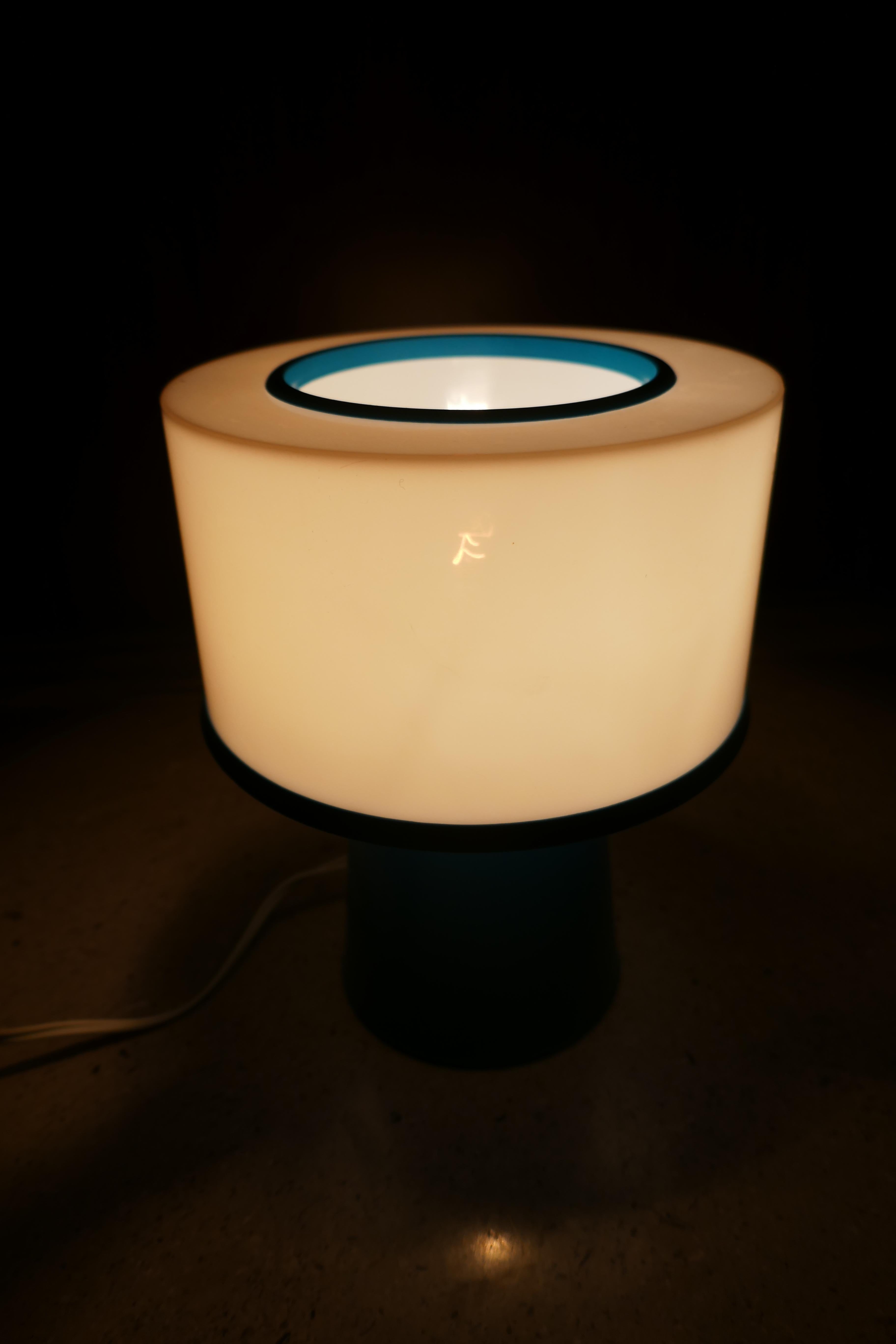 Paire de lampes de chevet ou de table en plastique en vente 2