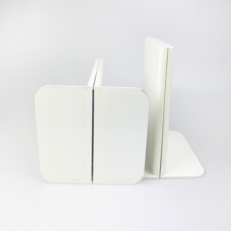 Pair of plastic bookends, 1970's For Sale at 1stDibs