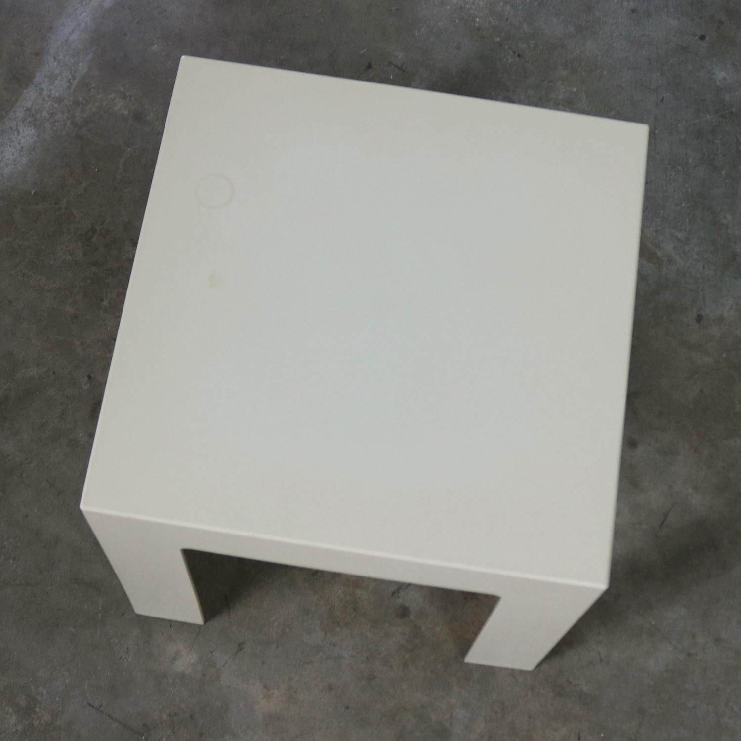 Mid Century Pair of Plastic Parsons Side Tables White Style Kartell or Syroco For Sale 3