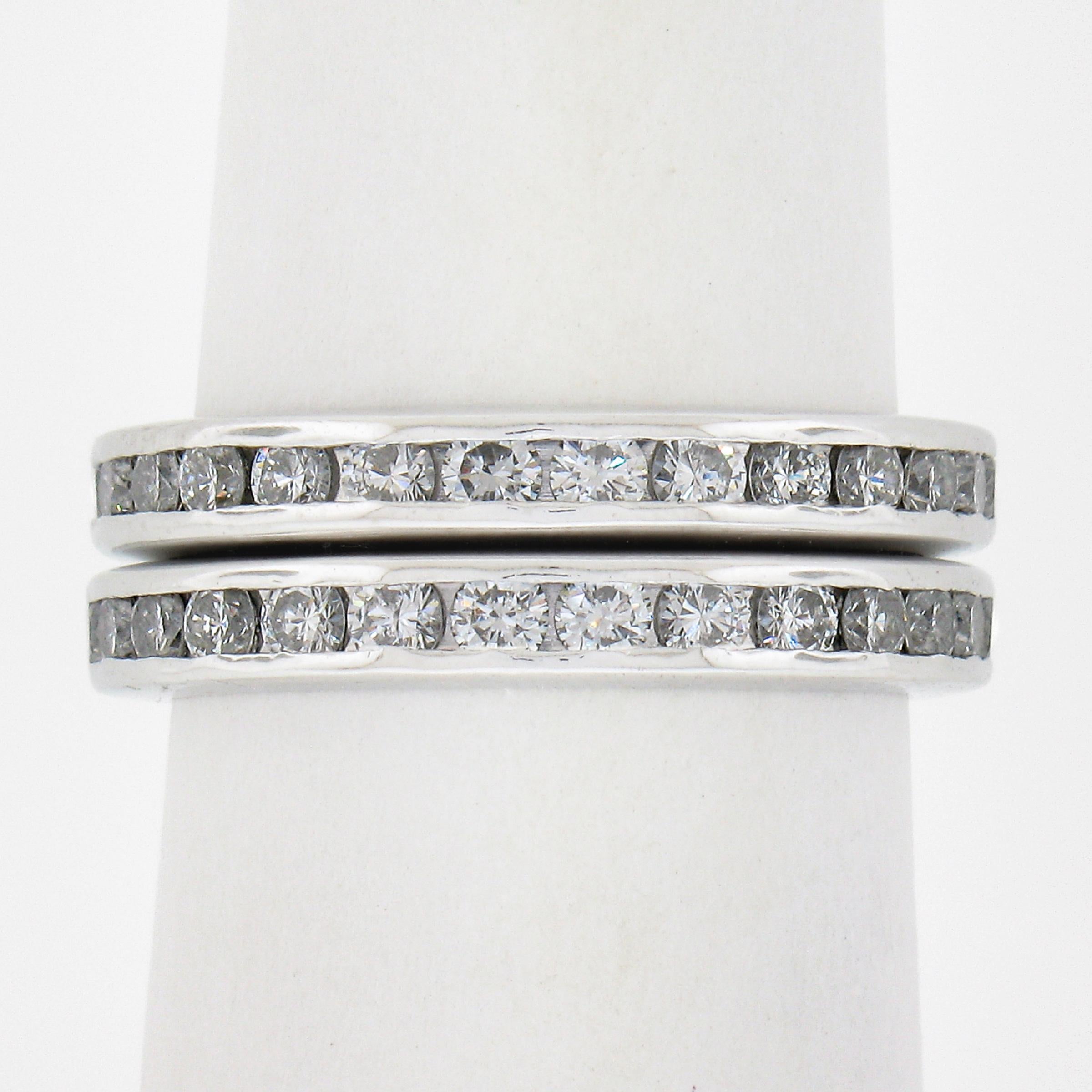 Bande di altissima qualità con canale coordinato BEN FATTE! DEVI VEDERE di persona!

--Pietre: --
(54) Diamanti naturali autentici - taglio rotondo brillante - incastonati - colore F/G - purezza VS1-SI1
Peso totale dei carati:	2.00