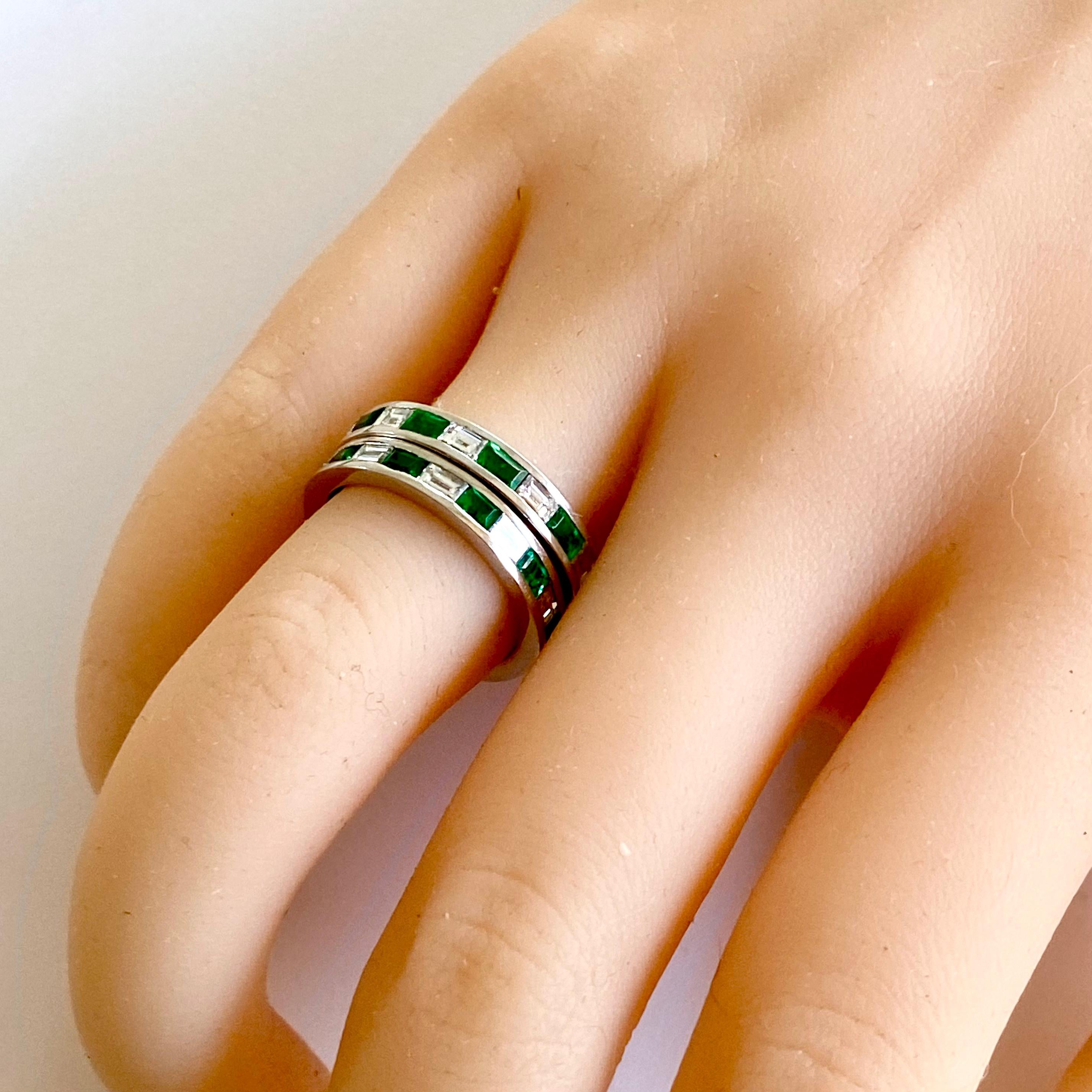 Paar Platin-Eternity-Ringe in Baguetteschliff mit Smaragd und Diamant Damen