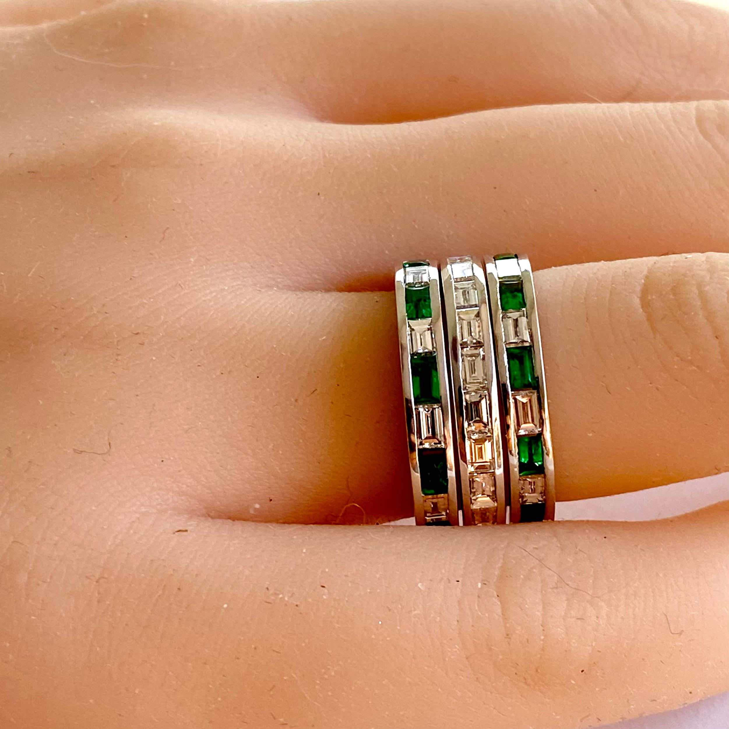 Paar Platin-Eternity-Ringe in Baguetteschliff mit Smaragd und Diamant 3