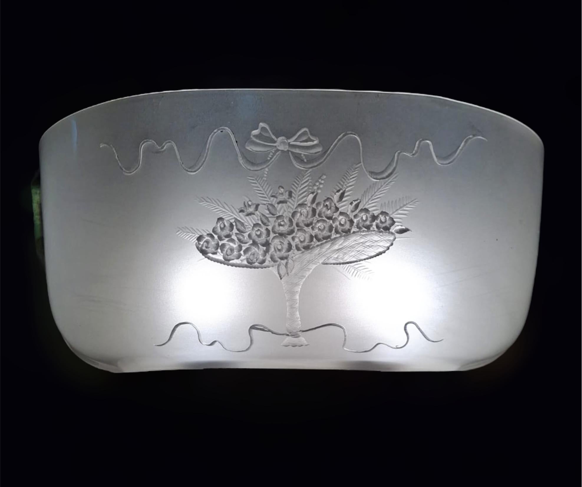 Paire d'appliques Art Déco en plexiglas en vente 1