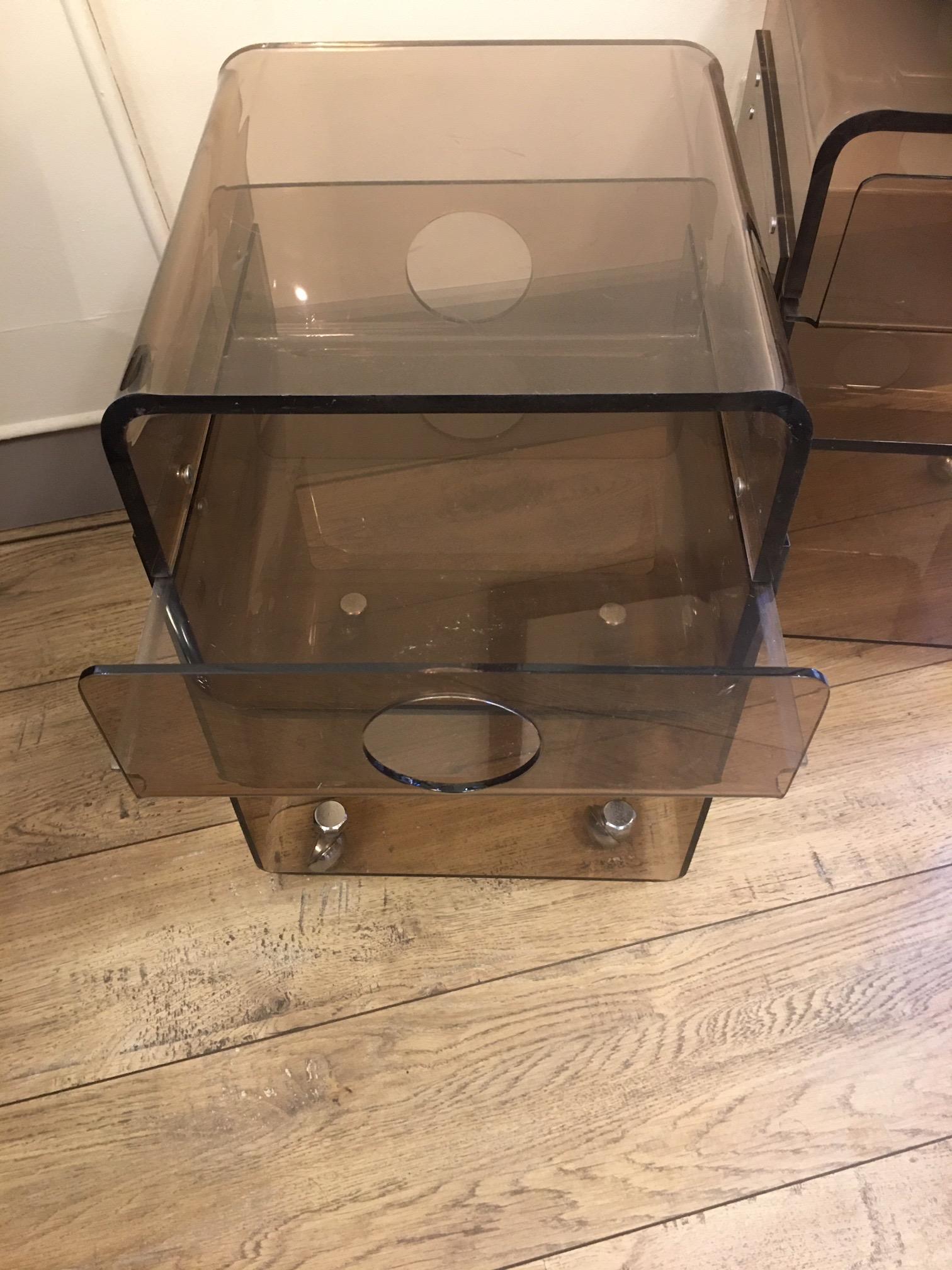 Pair of Plexiglass Bedside Tables, 1970 In Good Condition In Nice, FR