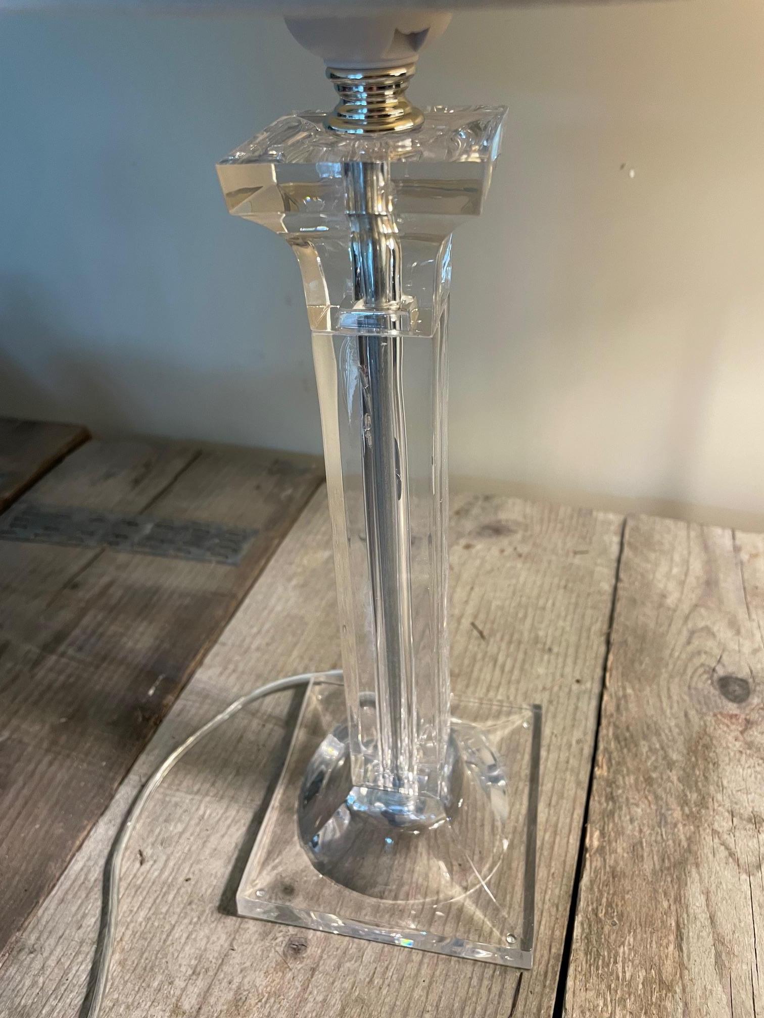 XXIe siècle et contemporain Paire de lampes en plexiglas en vente