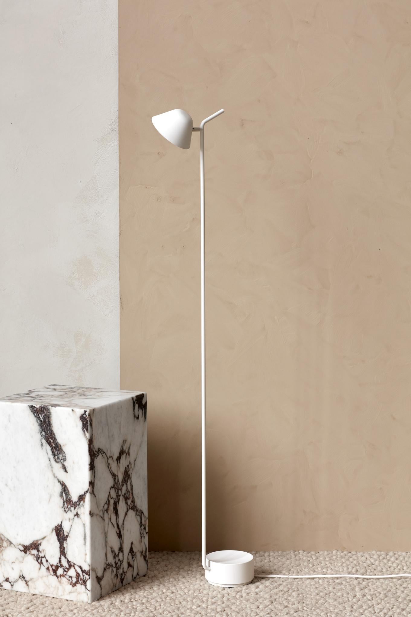Paar hohe Beistelltische mit Sockel, Marmor Rose Calacatta Viola von Norm Architects im Angebot 1