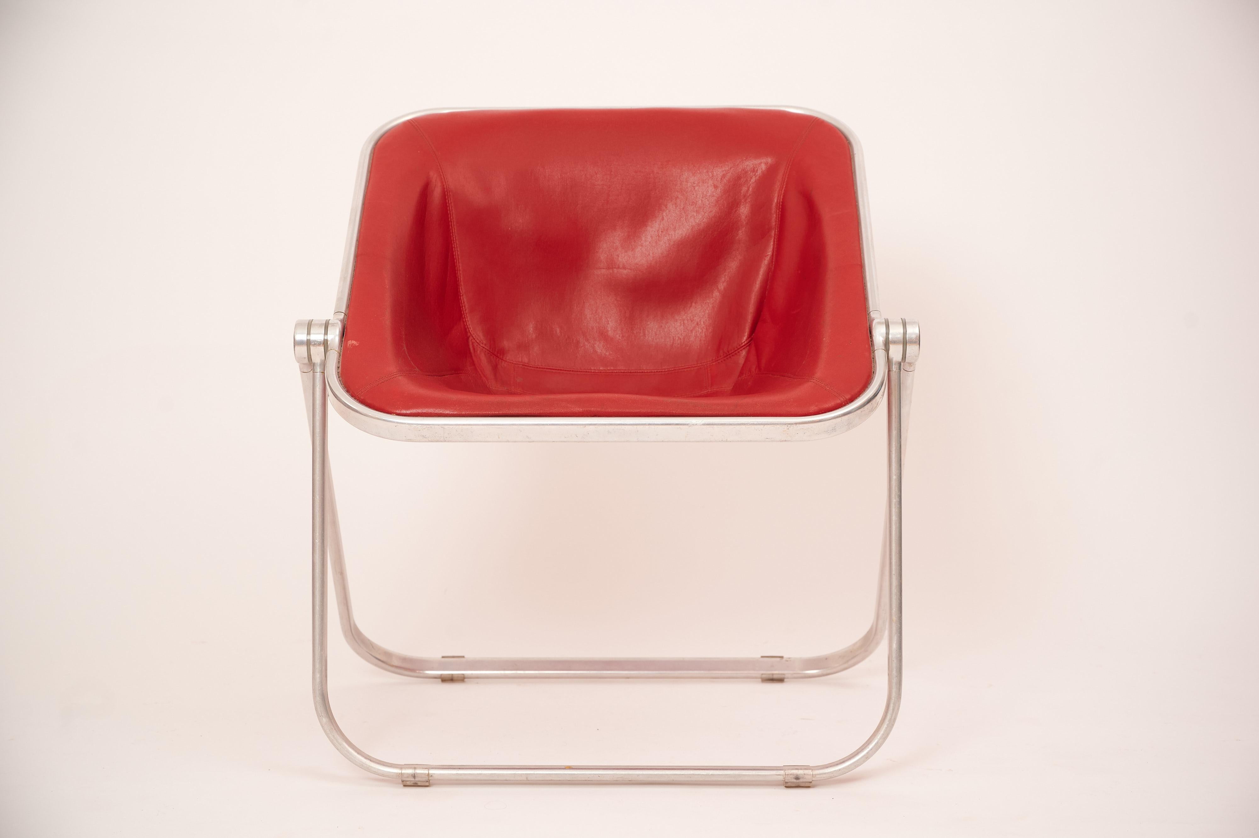 Pair of Plona Chairs in Red Leather by Giancarlo Piretti In Good Condition In London, GB