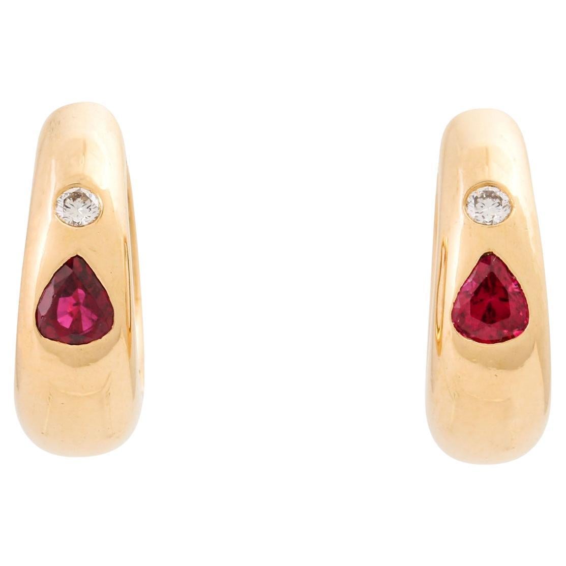 Pair of Plug-In Hoop Earrings with 2 Diamonds For Sale