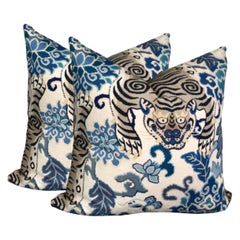 Coppia di cuscini Tibet Tiger in peluche con imbottitura in piuma d
oca di colore blu