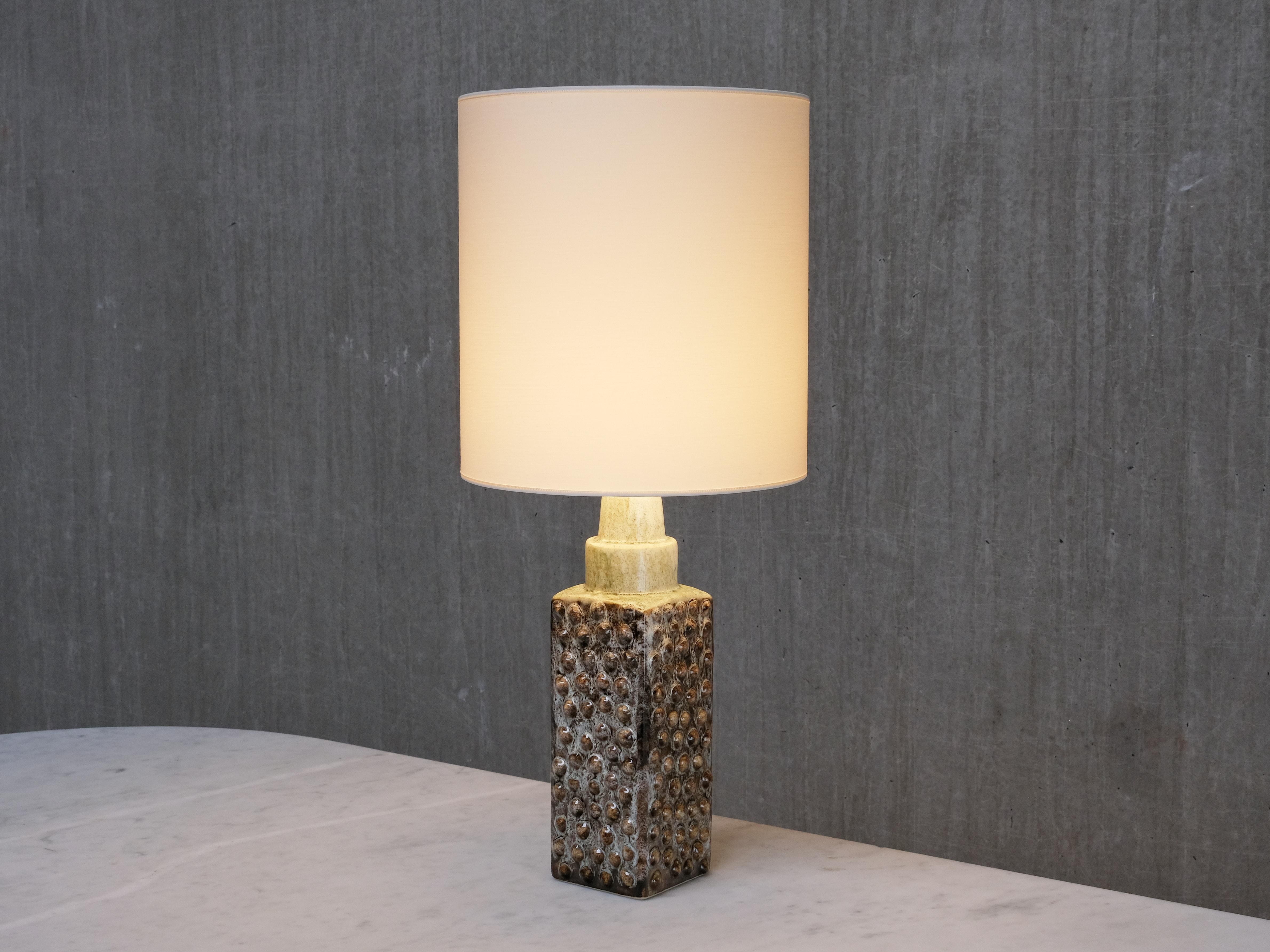 Pair of PM Keramik Table Lamps with Dotted Relief Structure, Denmark, 1960s en vente 4