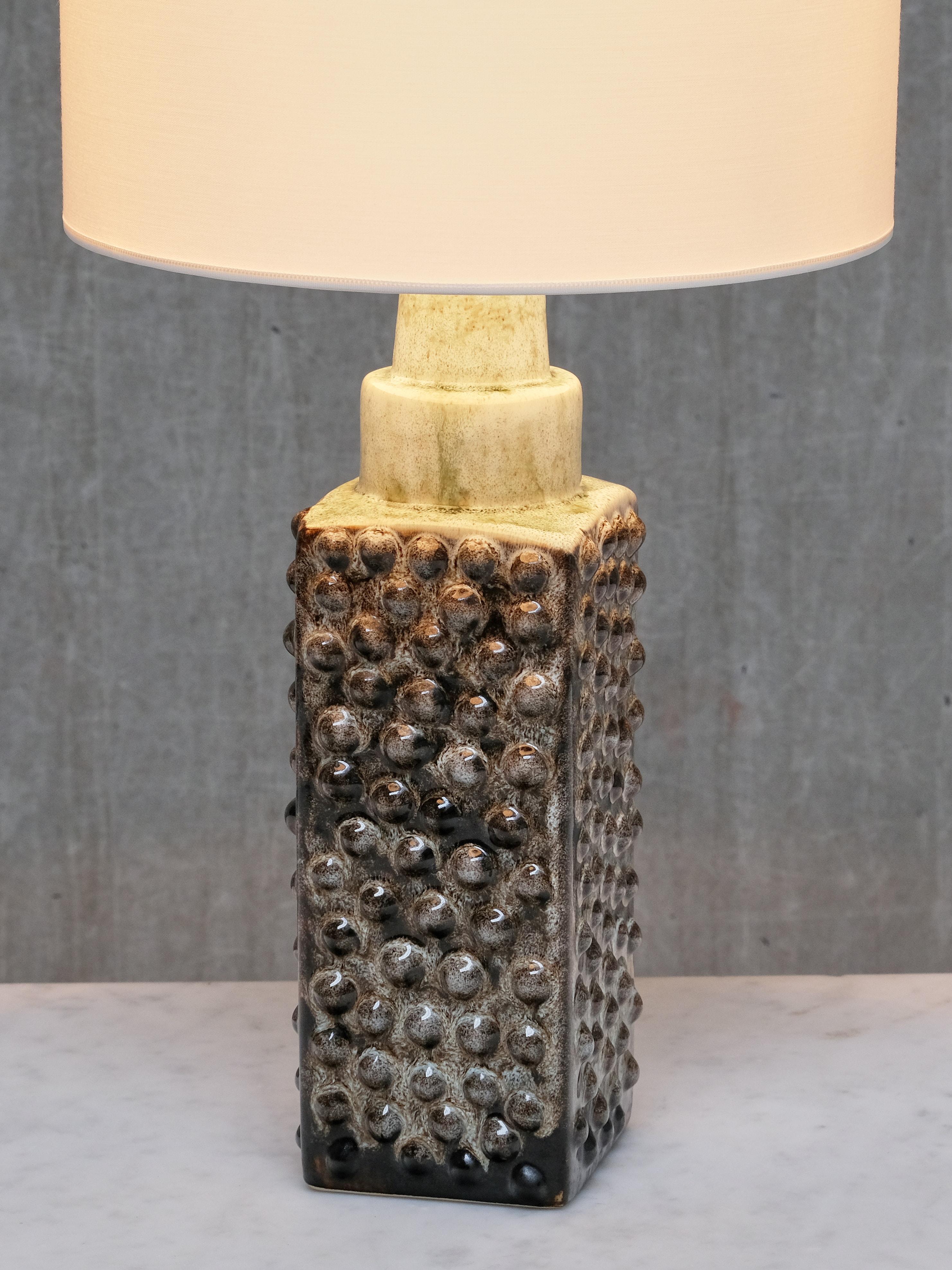 Pair of PM Keramik Table Lamps with Dotted Relief Structure, Denmark, 1960s en vente 5