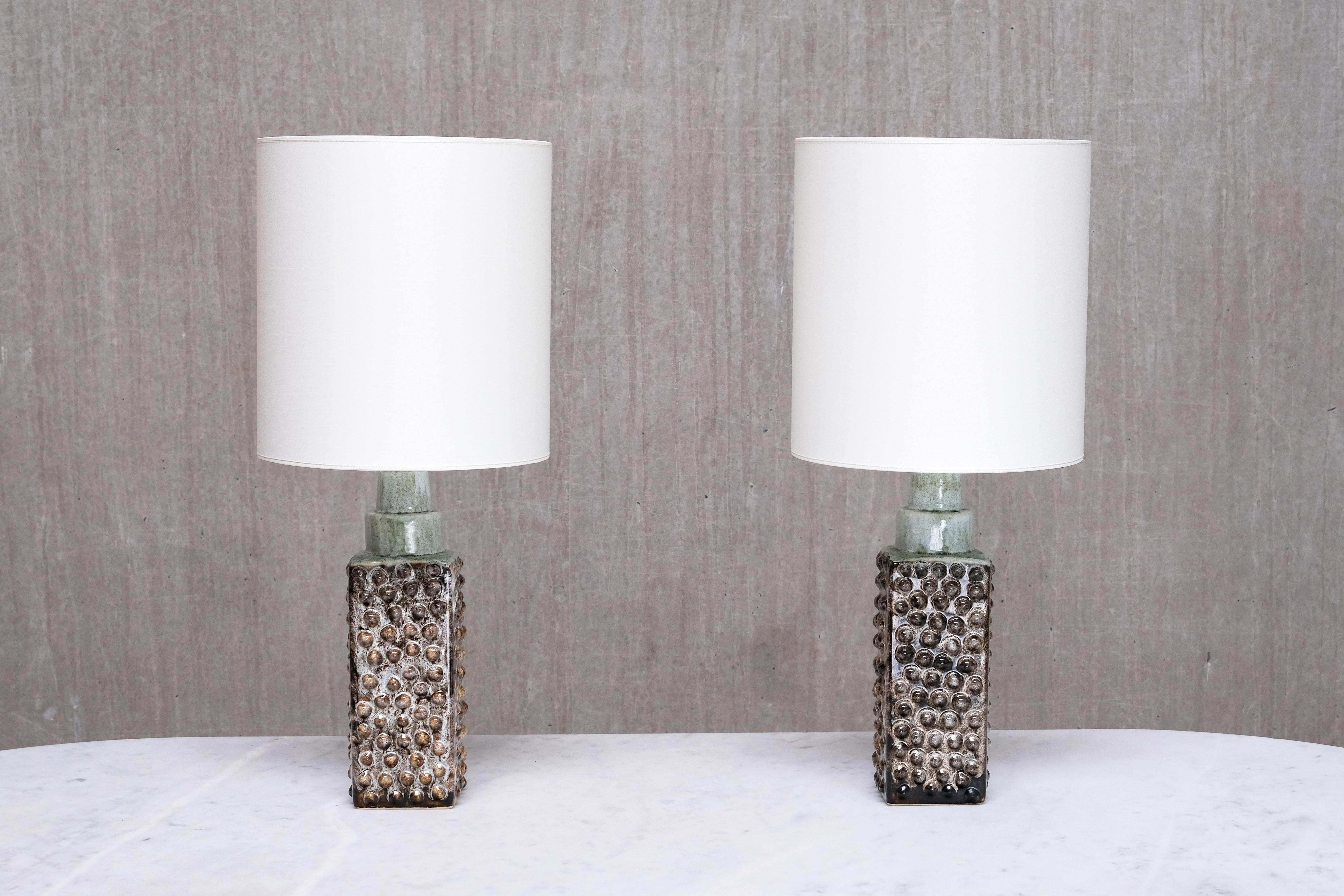 Pair of PM Keramik Table Lamps with Dotted Relief Structure, Denmark, 1960s en vente 6