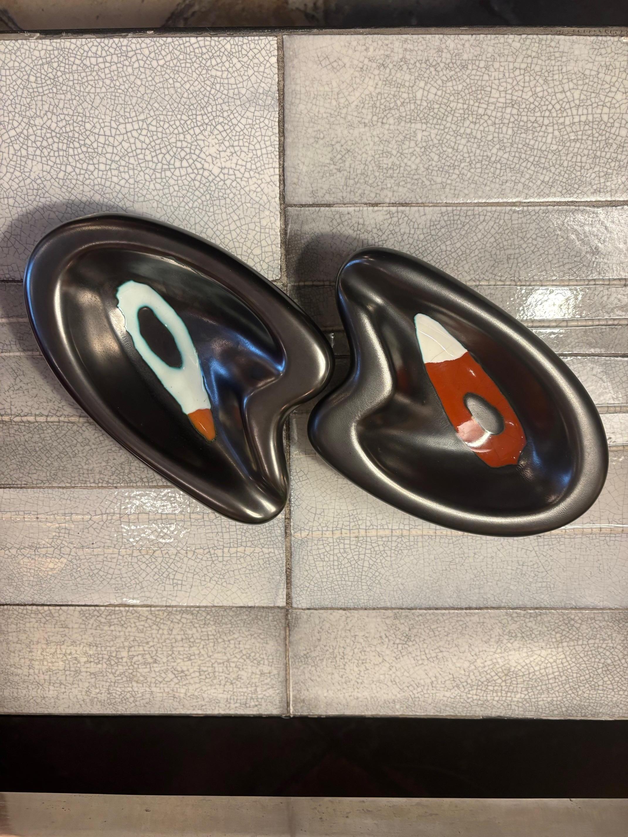 paire de plateaux de poche par Orlando Peters, Circa 1960, Vallauris en vente 1