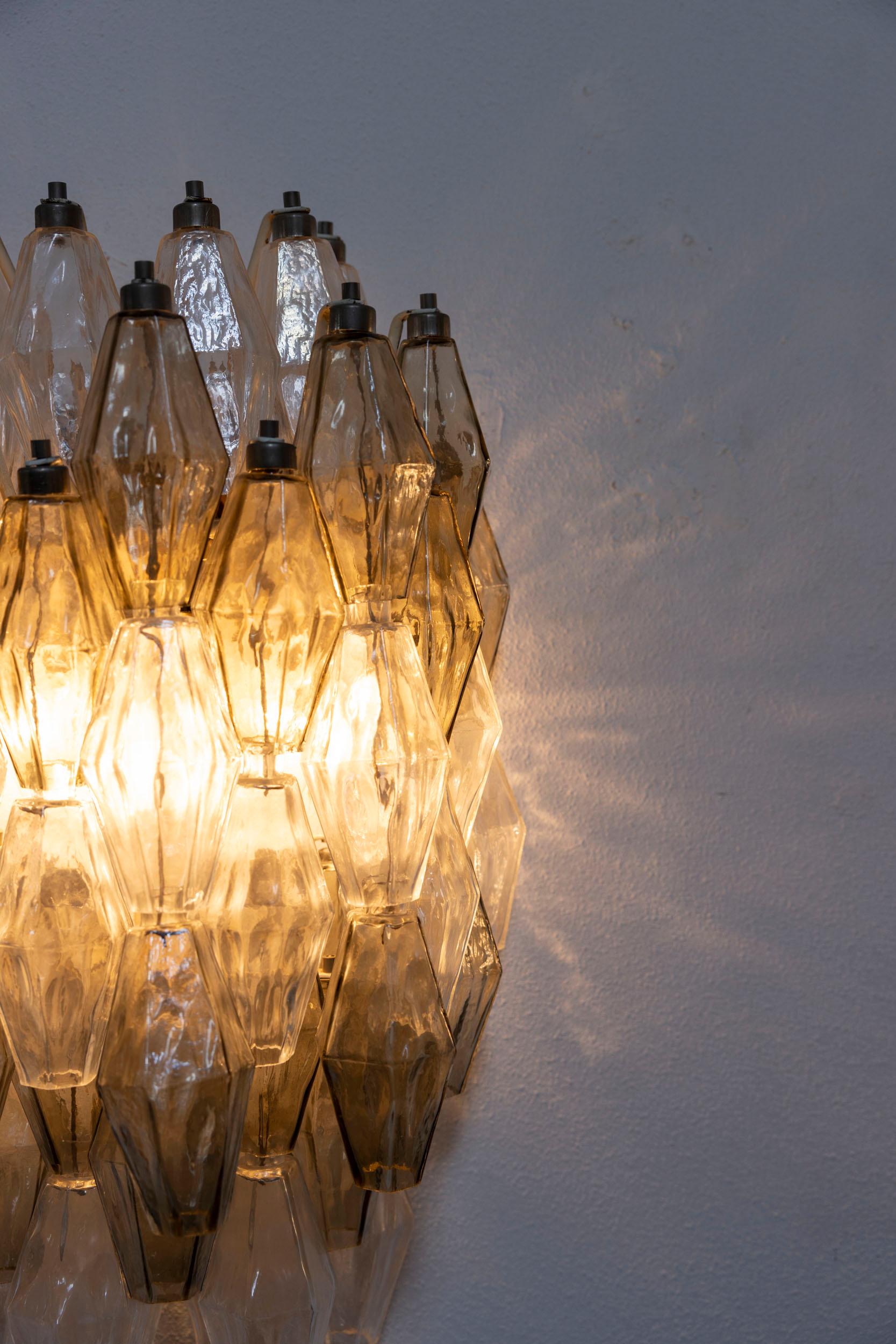 Pair of poliedri wall lights attributed to Carlo Scarpa for Venini In Excellent Condition For Sale In Piacenza, Italy