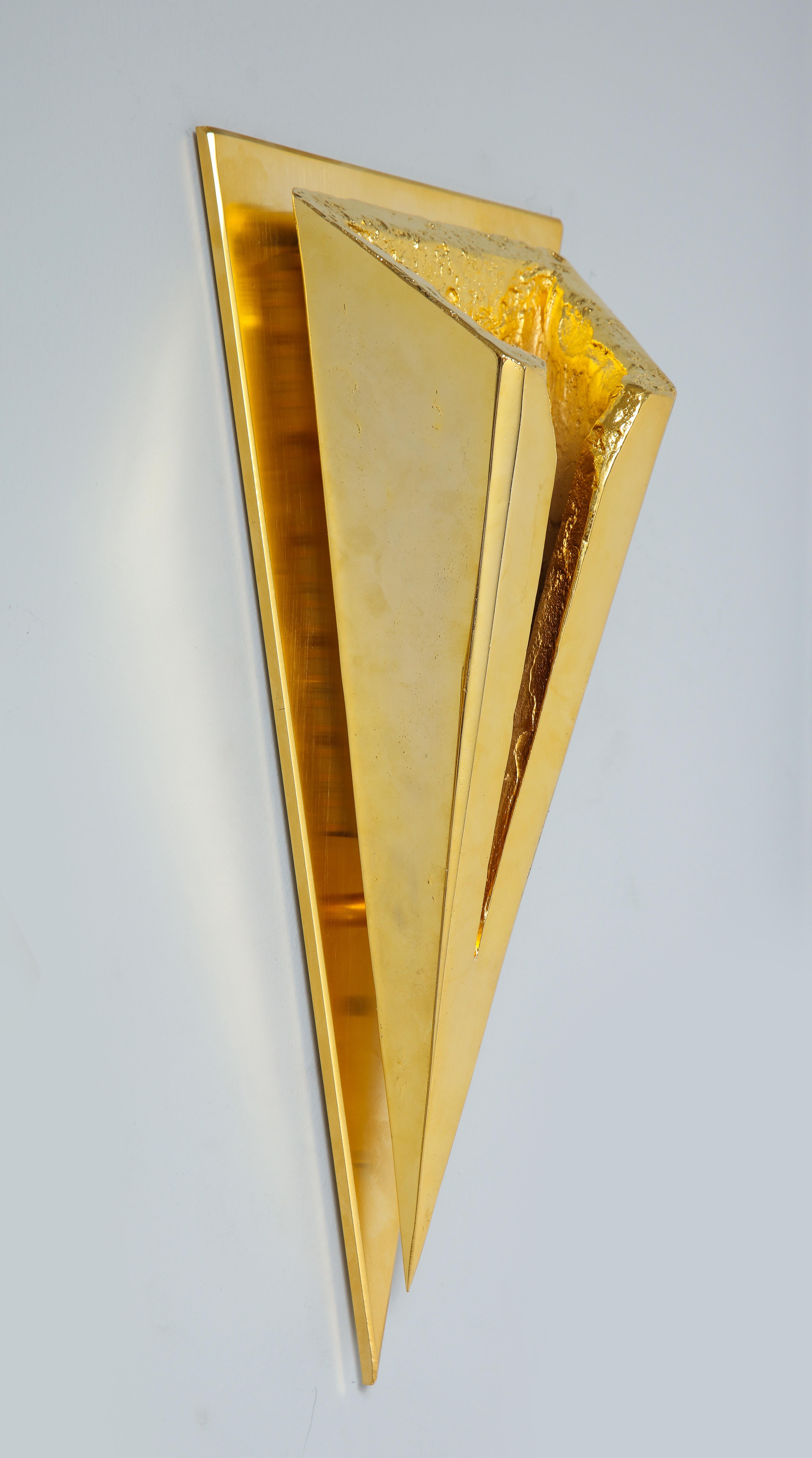 XXI secolo e contemporaneo Coppia di lampade da sole lucidate e placcate in oro 24 carati di Kelly Kiefer in vendita