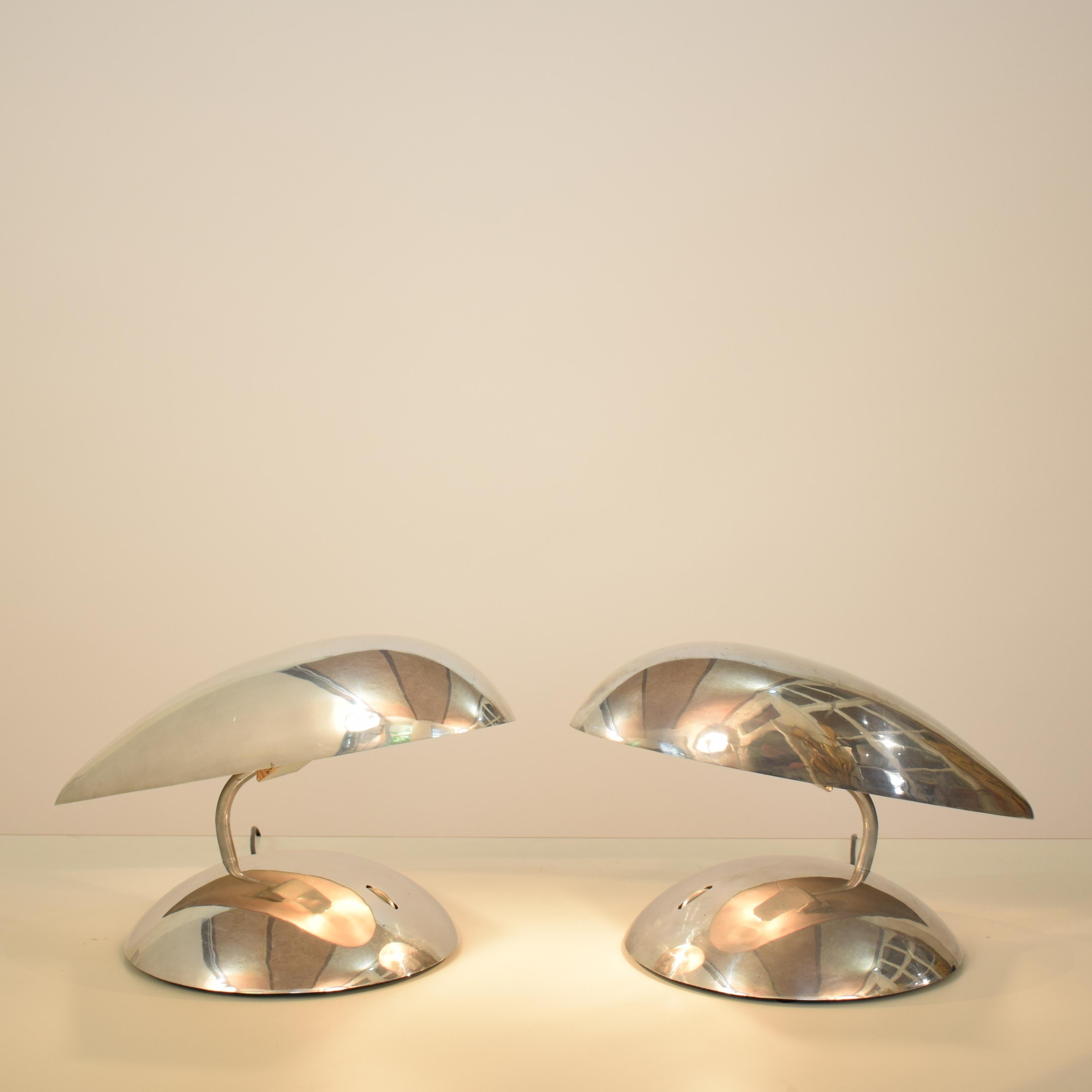 Paar Tischlampen aus poliertem Aluminium aus dem Raumfahrtzeitalter/Mitte des Jahrhunderts aus den 1980er Jahren im Angebot 1