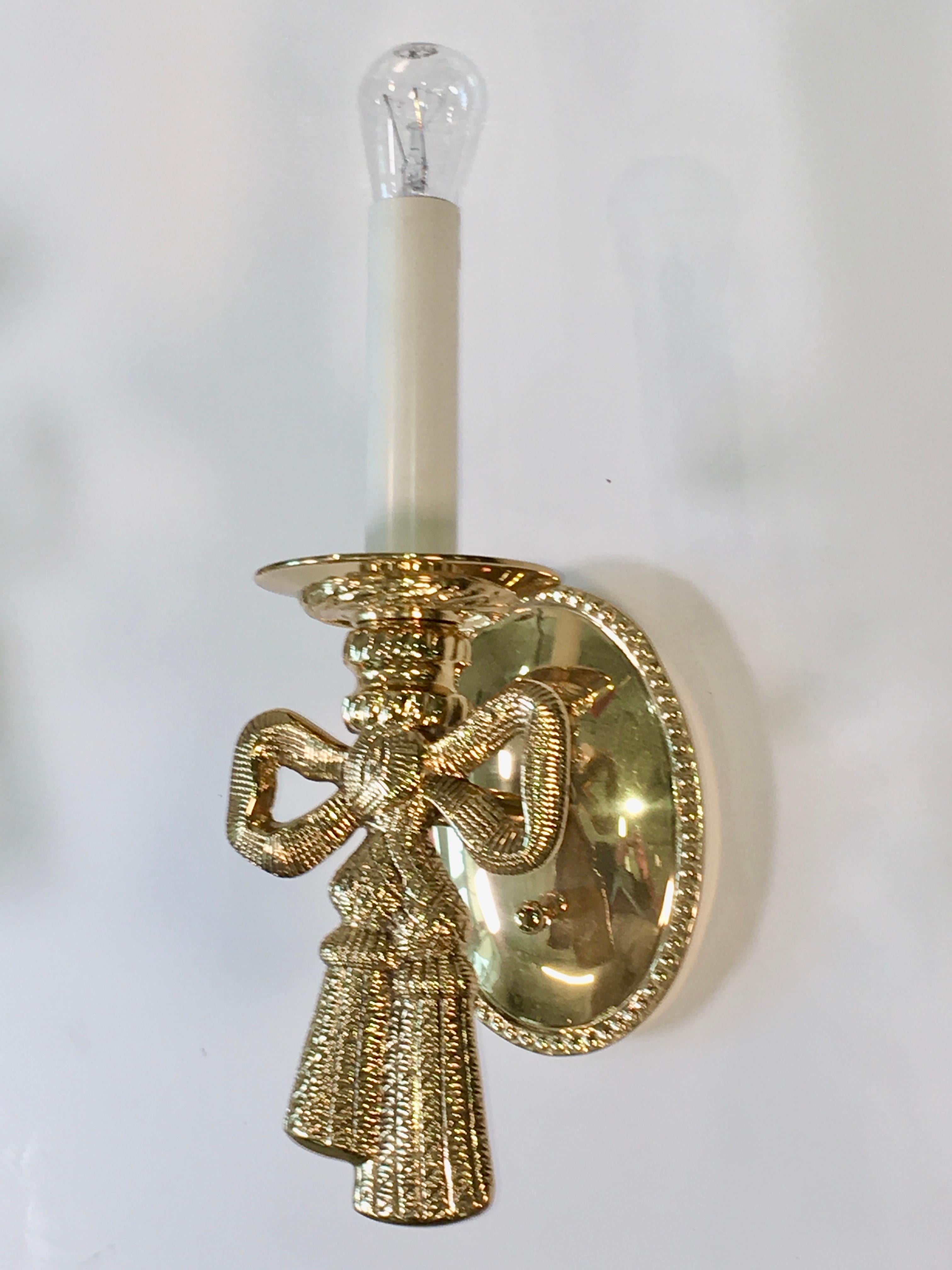Pair of Polished Brass Bow Sconces In Good Condition For Sale In Hanover, MA