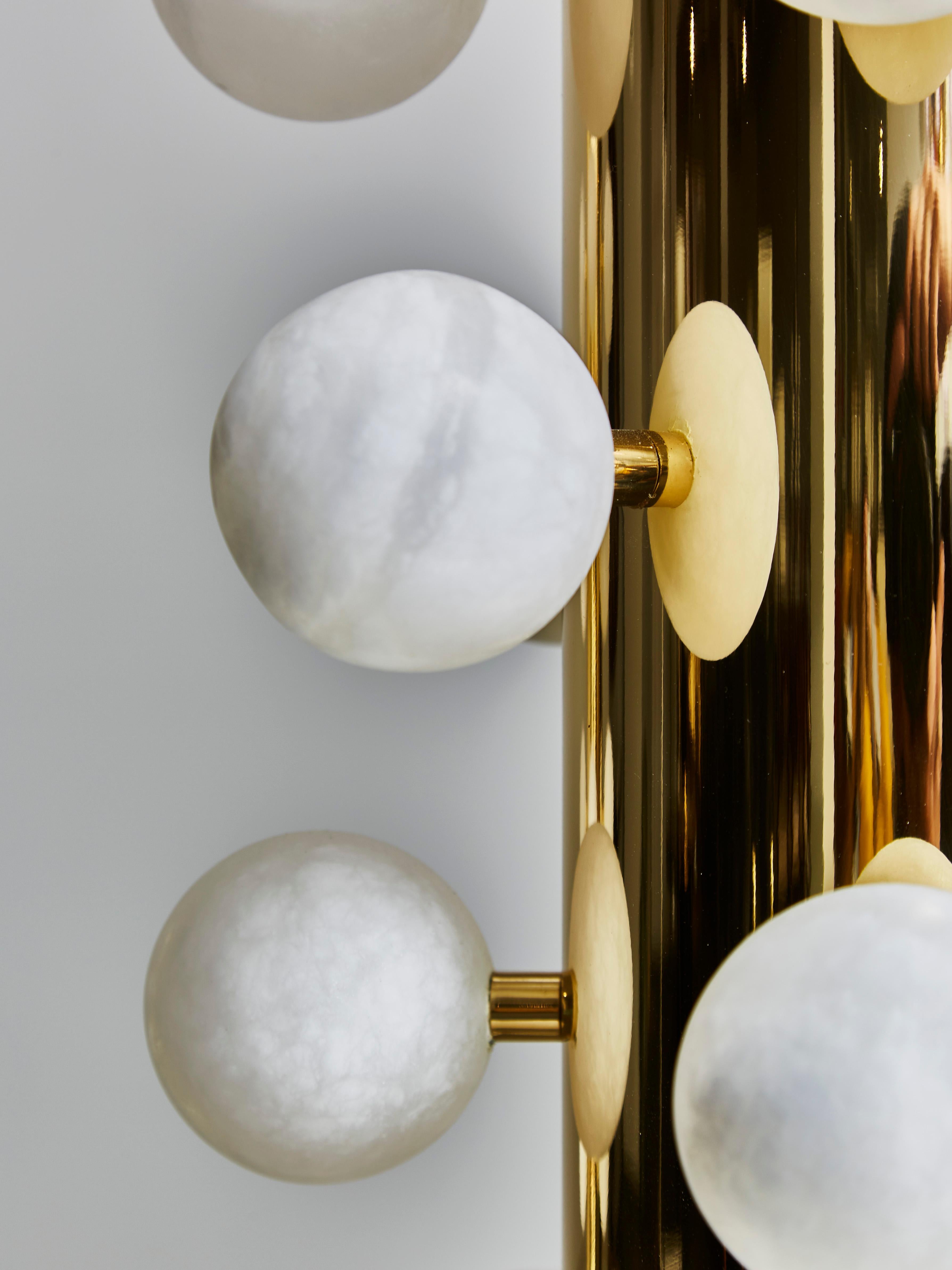 Contemporary Pair of Polished Brass Table Lamps with Alabaster Spheres