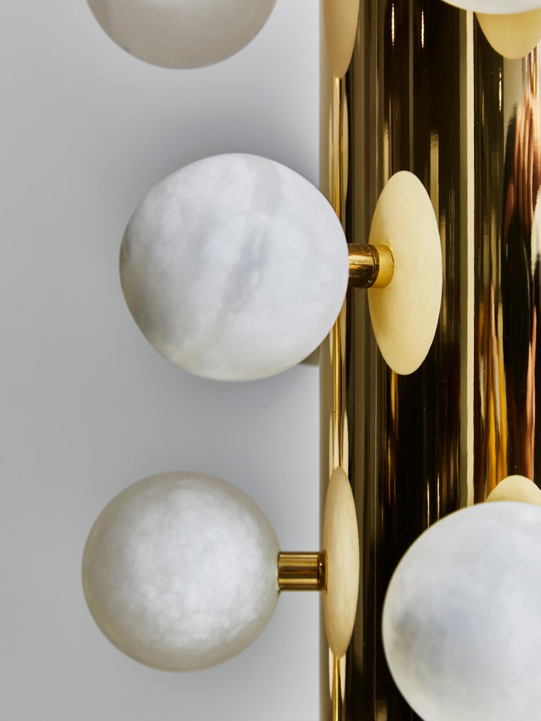 Contemporary Pair of Polished Brass Table Lamps with Alabaster Spheres For Sale