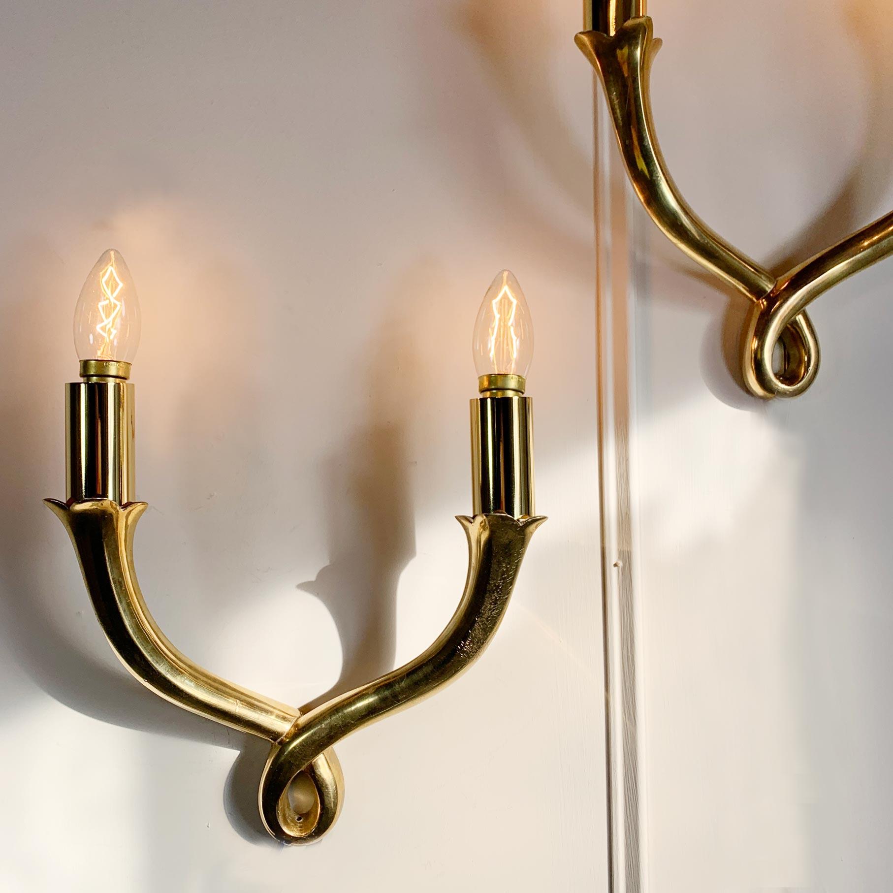 Hollywood Regency Pair of Polished Bronze Wall Lights by Riccardo Scarpa Fully Signed