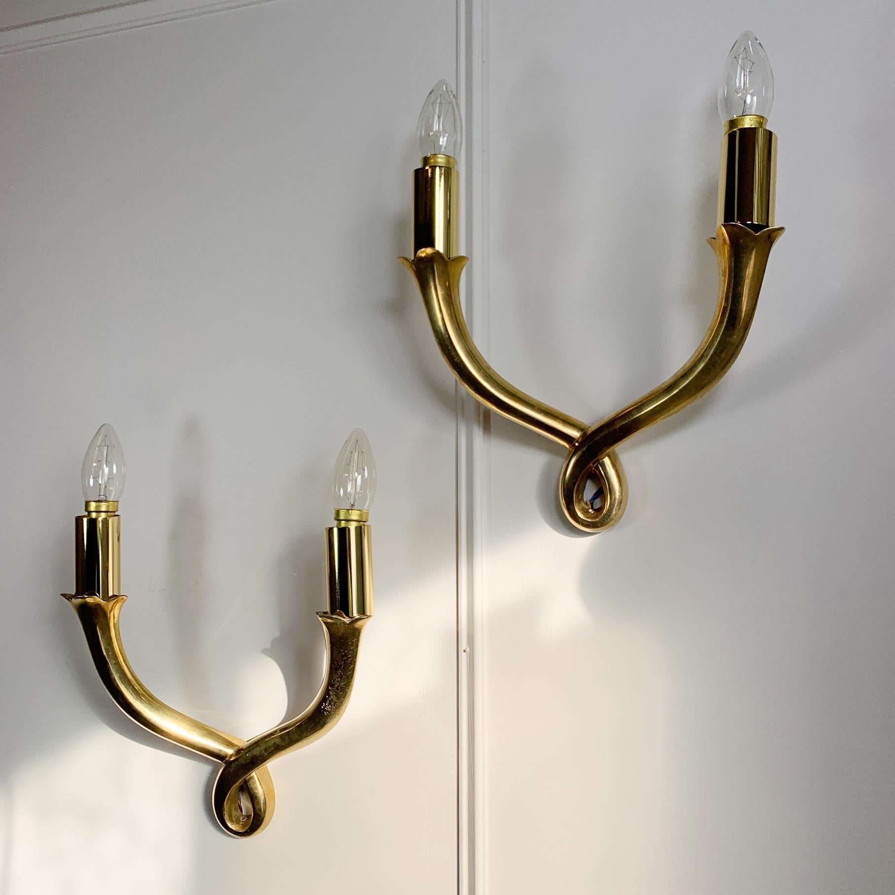 Italian Pair of Polished Bronze Wall Lights by Riccardo Scarpa Fully Signed