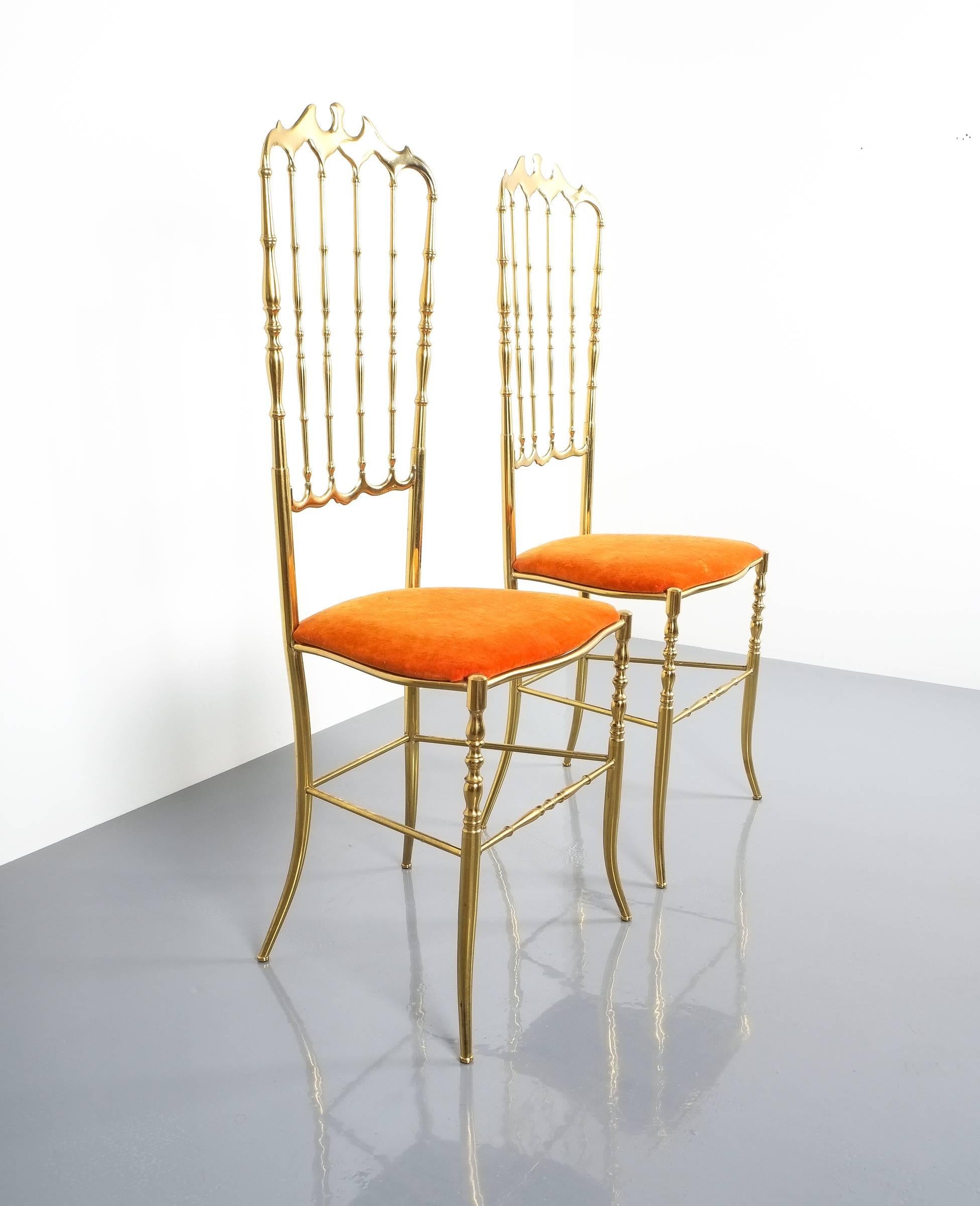 Mid-20th Century Pair of Polished High Back Brass Chairs by Chiavari, Italy, 1950