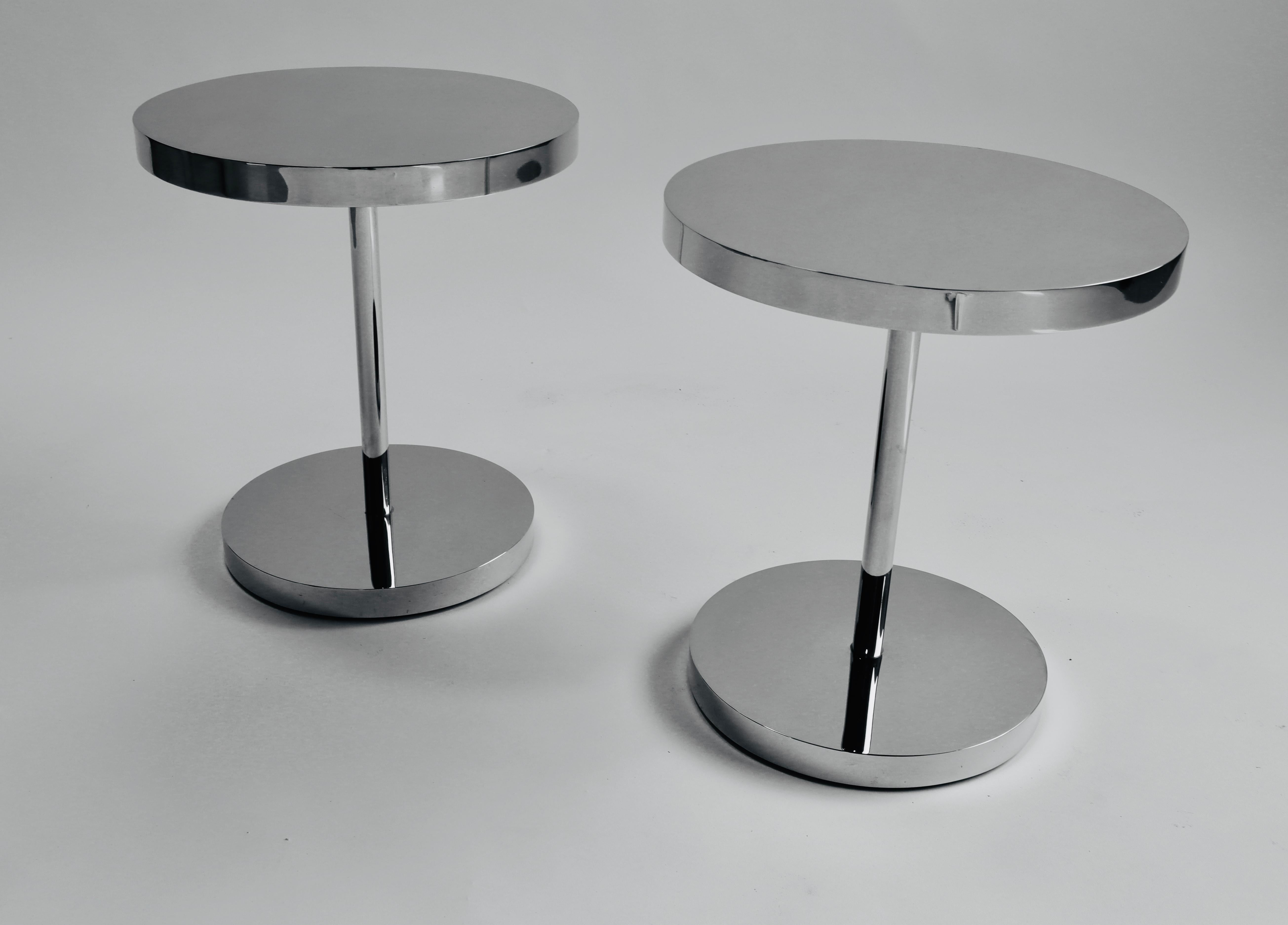 Pair of Polished Stainless Steel Side Tables In Good Condition In Chicago, IL