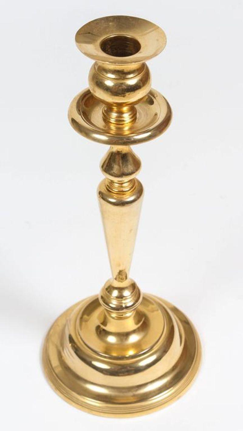 20th Century Pair of Polished Victorian Brass Candlesticks For Sale