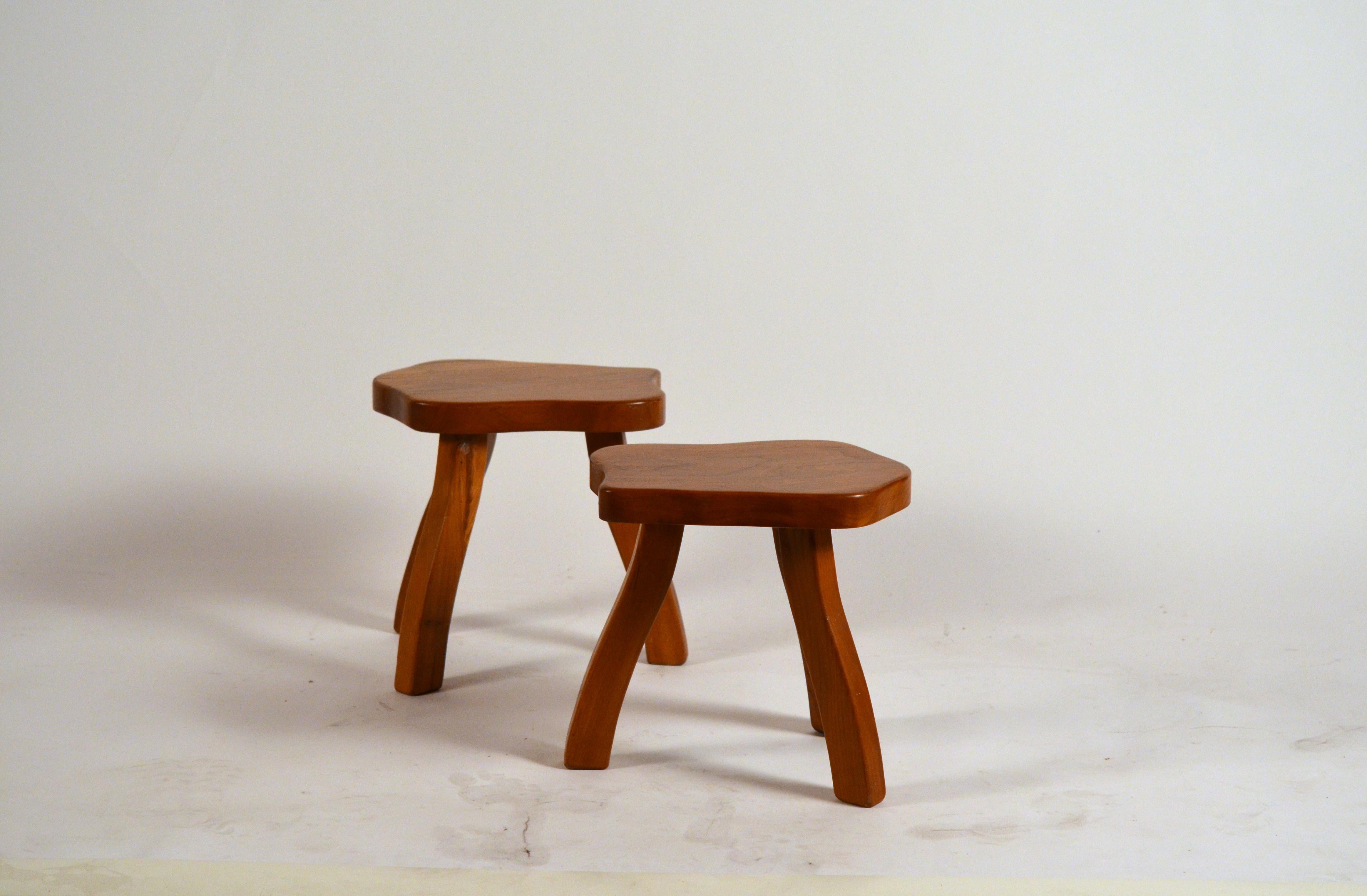 Mid-20th Century Pair of Polished Walnut Tripod Stools in the Style of Charlotte Perriand
