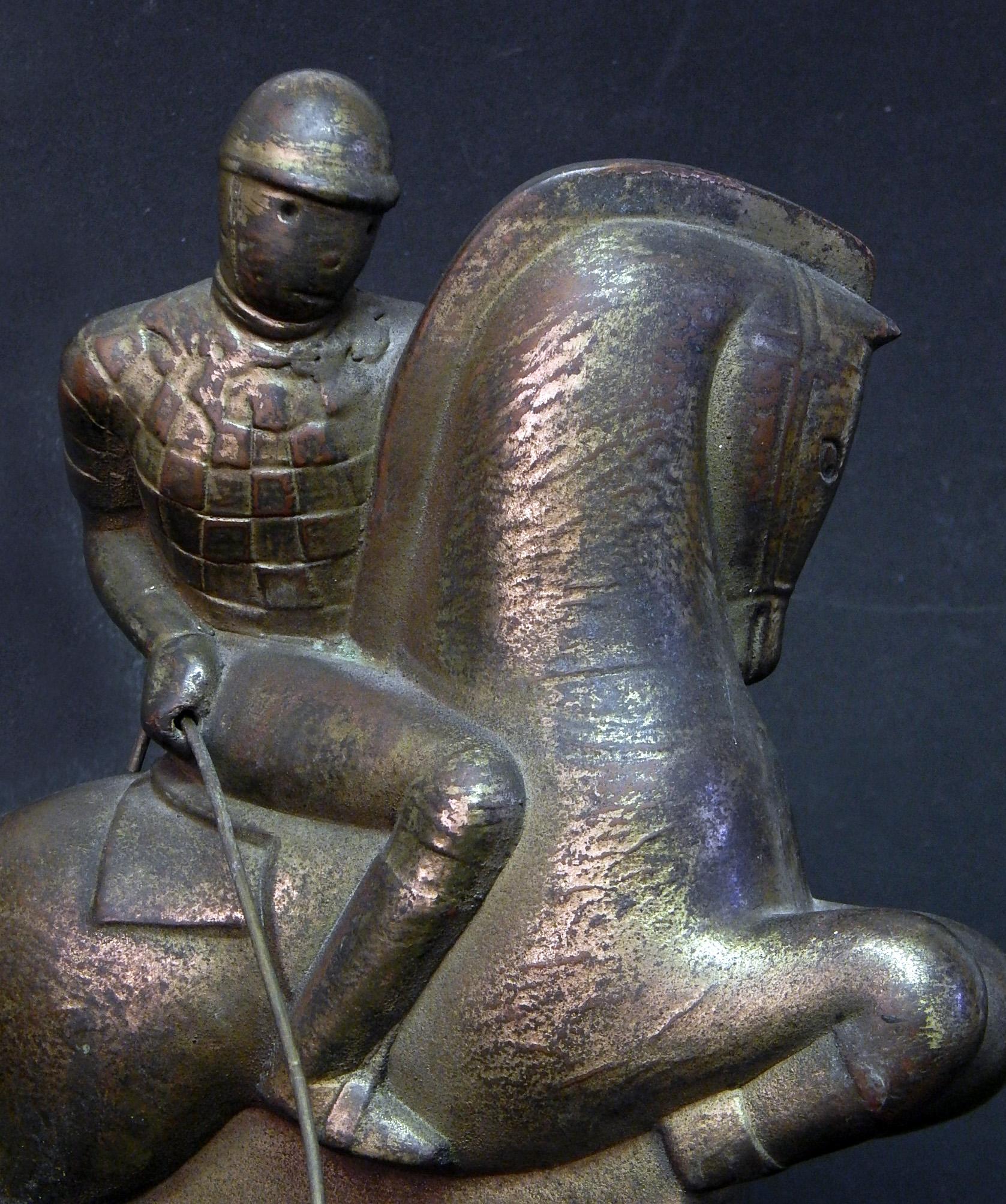 Seltene und auffällige Art-Déco-Skulpturen von Gregory, Polospieler, Paar (amerikanisch)