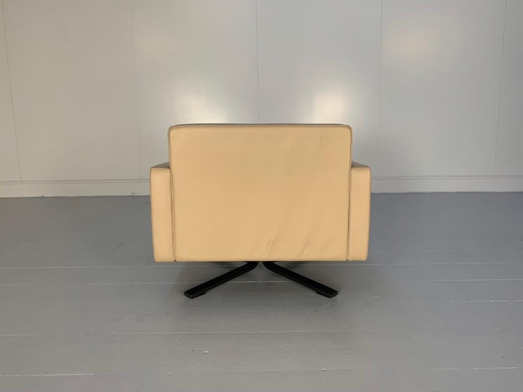 Paire de fauteuils Poltrona Frau pour Ferrari Kennedee en cuir 