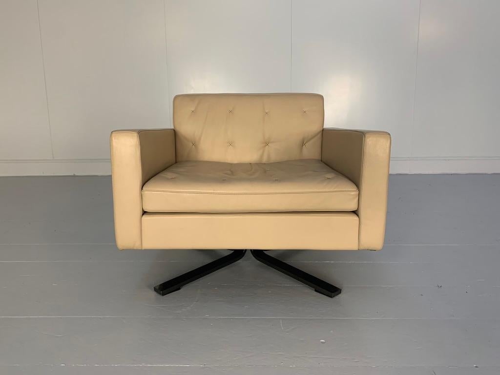 Paire de fauteuils Poltrona Frau pour Ferrari Kennedee en cuir 