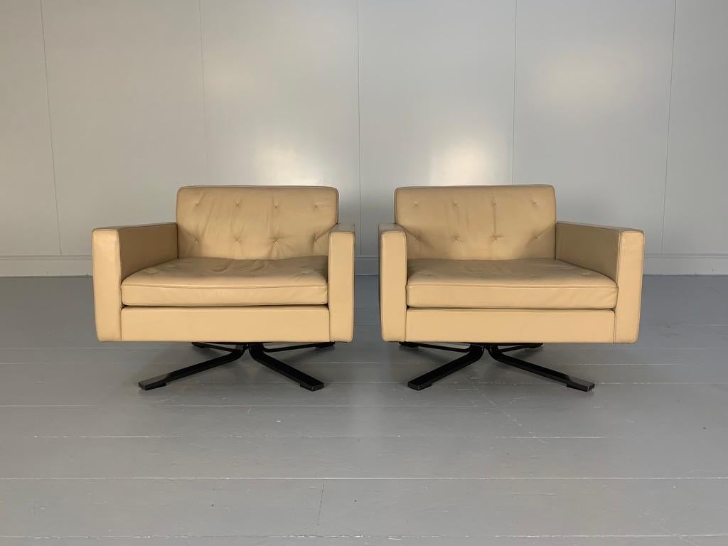 Paire de fauteuils Poltrona Frau pour Ferrari Kennedee en cuir 