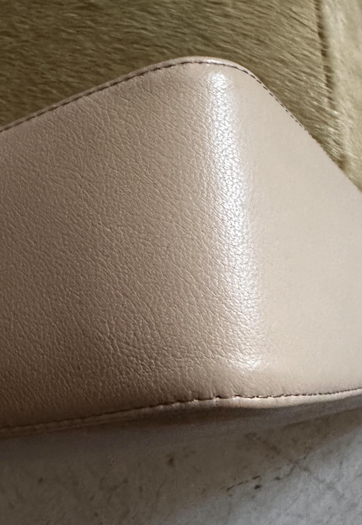 Pair of Poltrona Frau Linea a Armchairs in Cow Hide For Sale 1