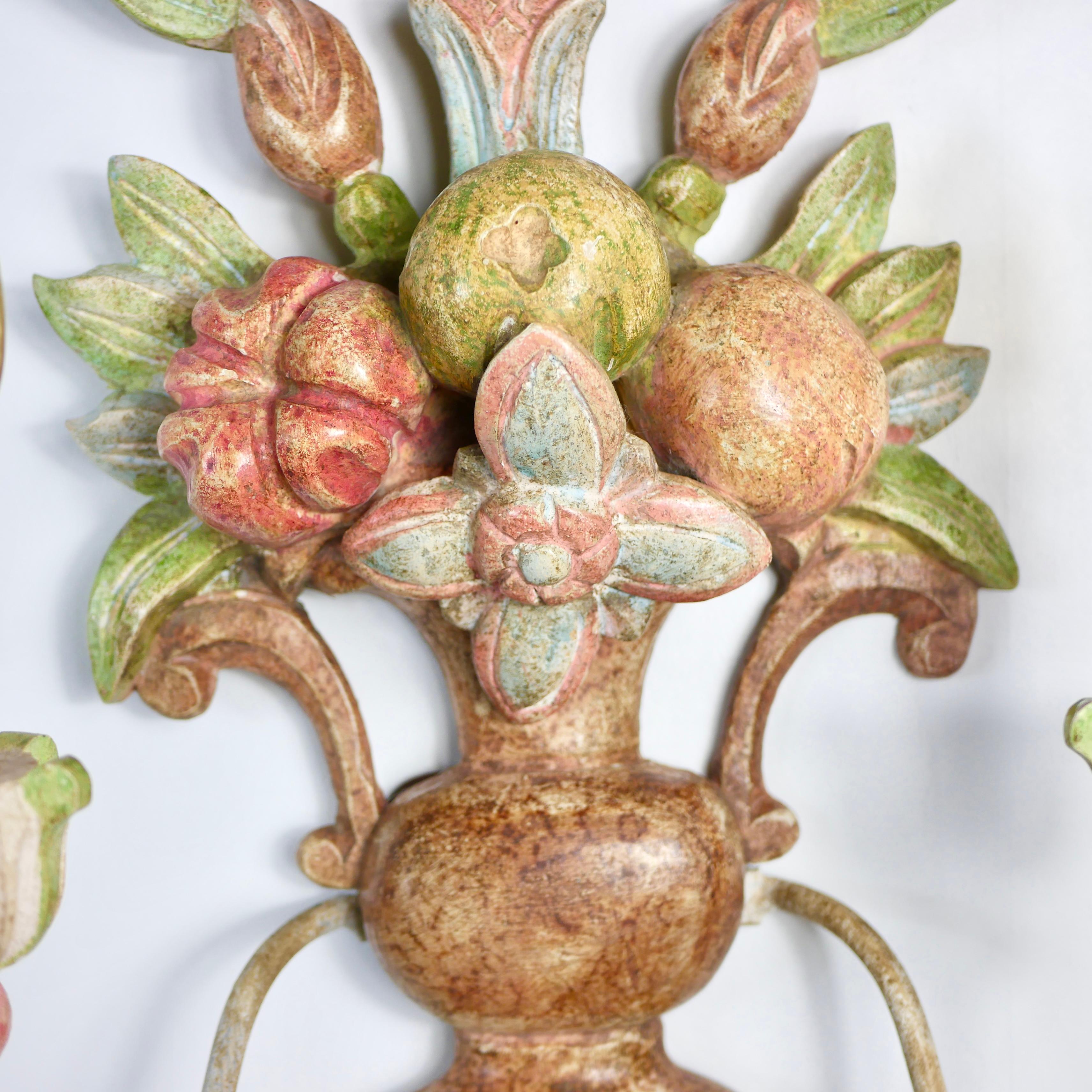Pair of polychrome carved wood sconces from Italy, 1920s For Sale 2
