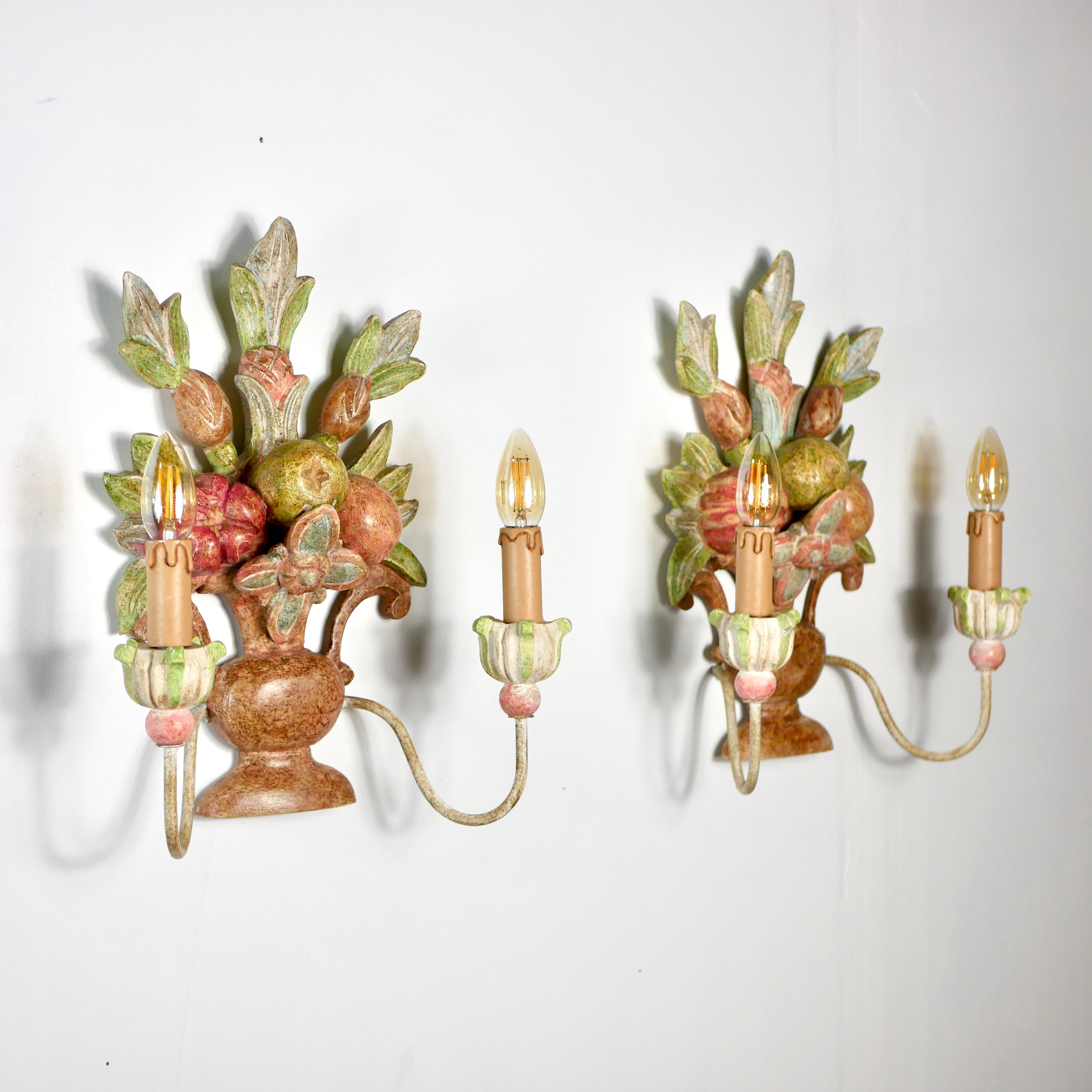 Baroque Pair of polychrome carved wood sconces from Italy, 1920s For Sale