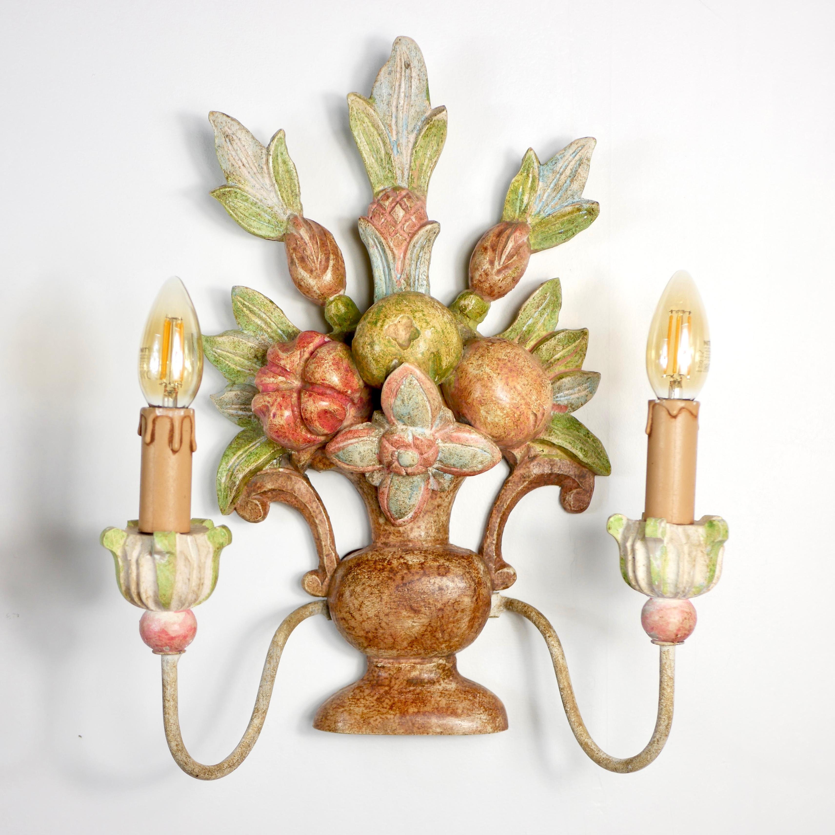 Pair of polychrome carved wood sconces from Italy, 1920s For Sale 1