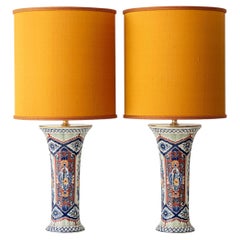 Paire de lampes de table polychromes Delft Boch Belgique, abat-jours en soie Dupion neufs